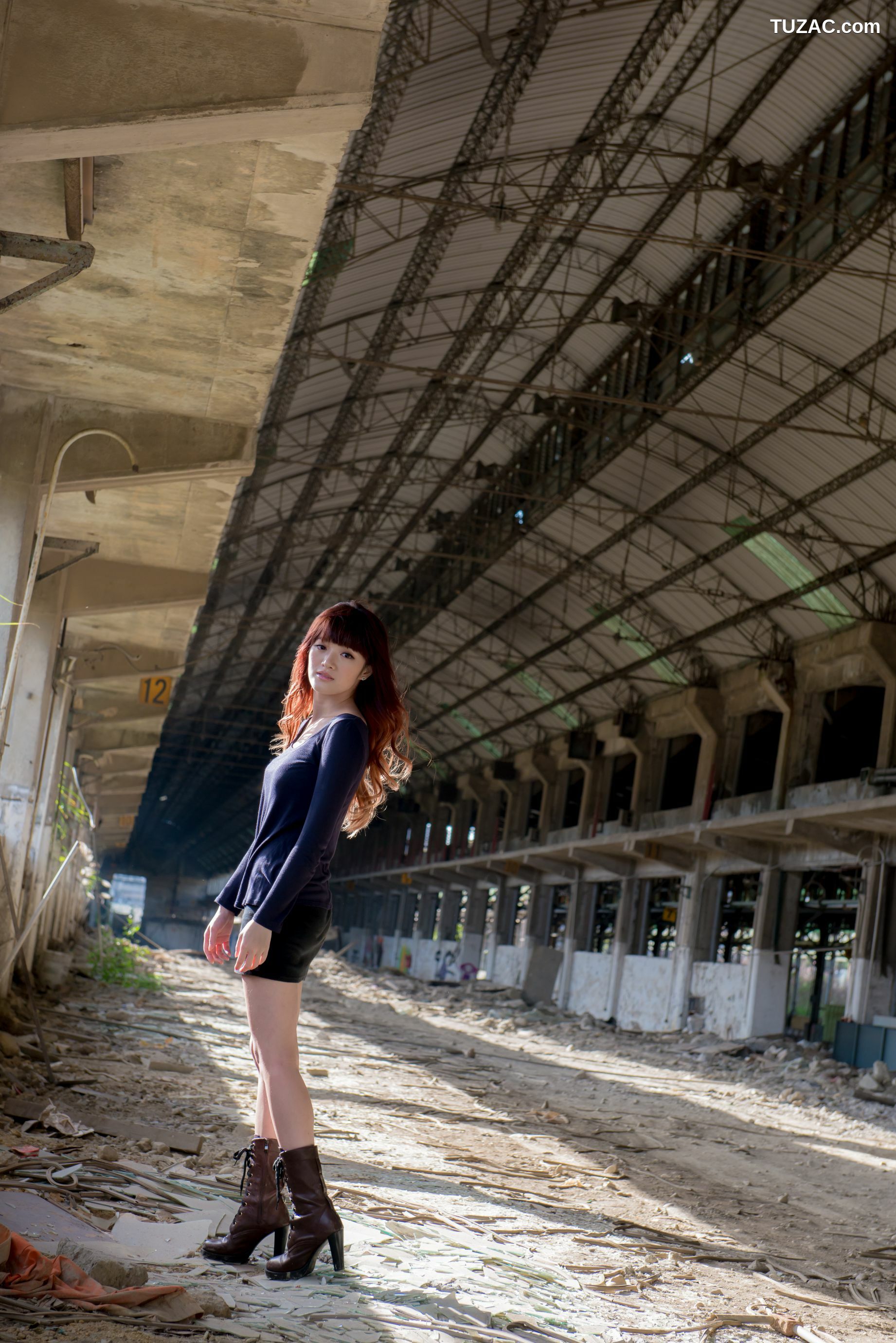台湾正妹_台湾正妹林岗怡Didy《废墟车站唯美外拍》写真集