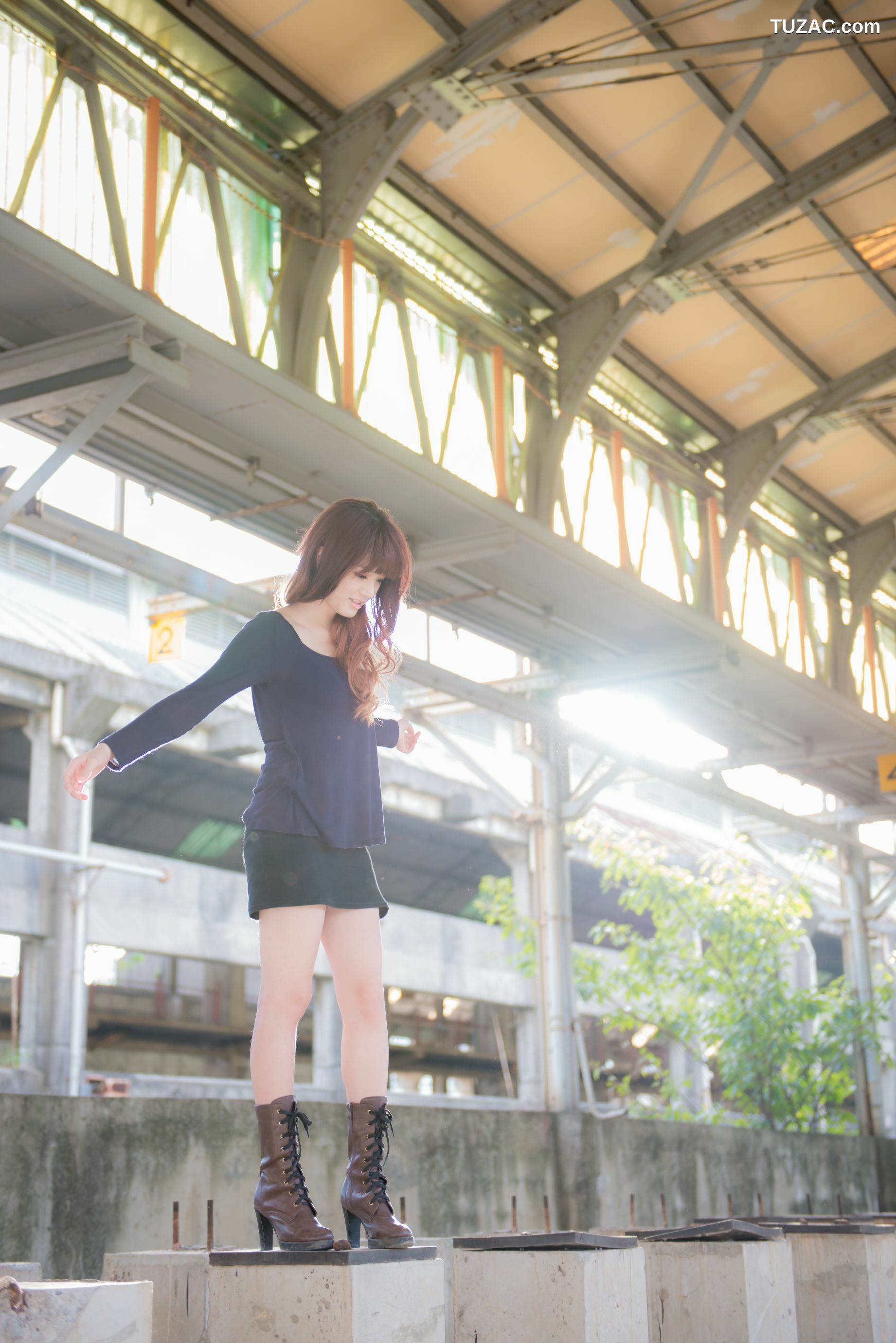 台湾正妹_台湾正妹林岗怡Didy《废墟车站唯美外拍》写真集