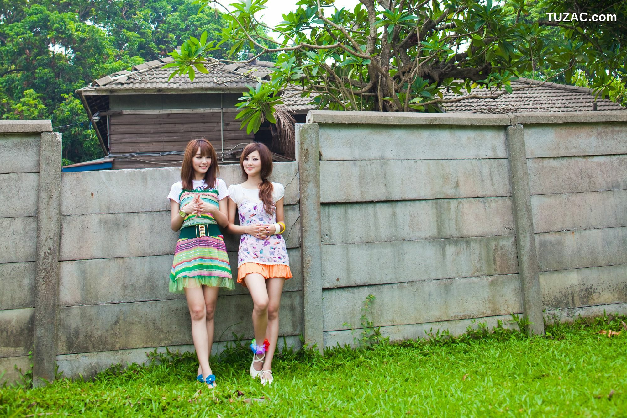 台湾正妹_台湾正妹果子MM、小品、兔兔《國光社區外拍 I》写真集