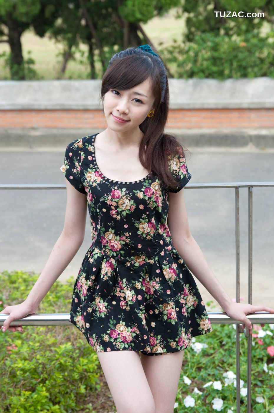 台湾正妹_台湾清纯正妹Mika《水博管街拍》写真集