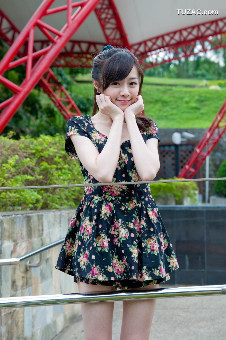 台湾正妹_台湾清纯正妹Mika《水博管街拍》写真集