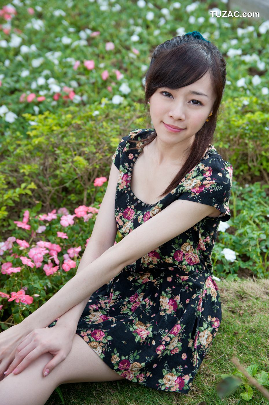 台湾正妹_台湾清纯正妹Mika《水博管街拍》写真集