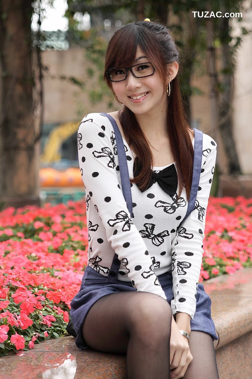 台湾正妹_台湾清纯美女Angel《黑丝街拍图片》写真合集