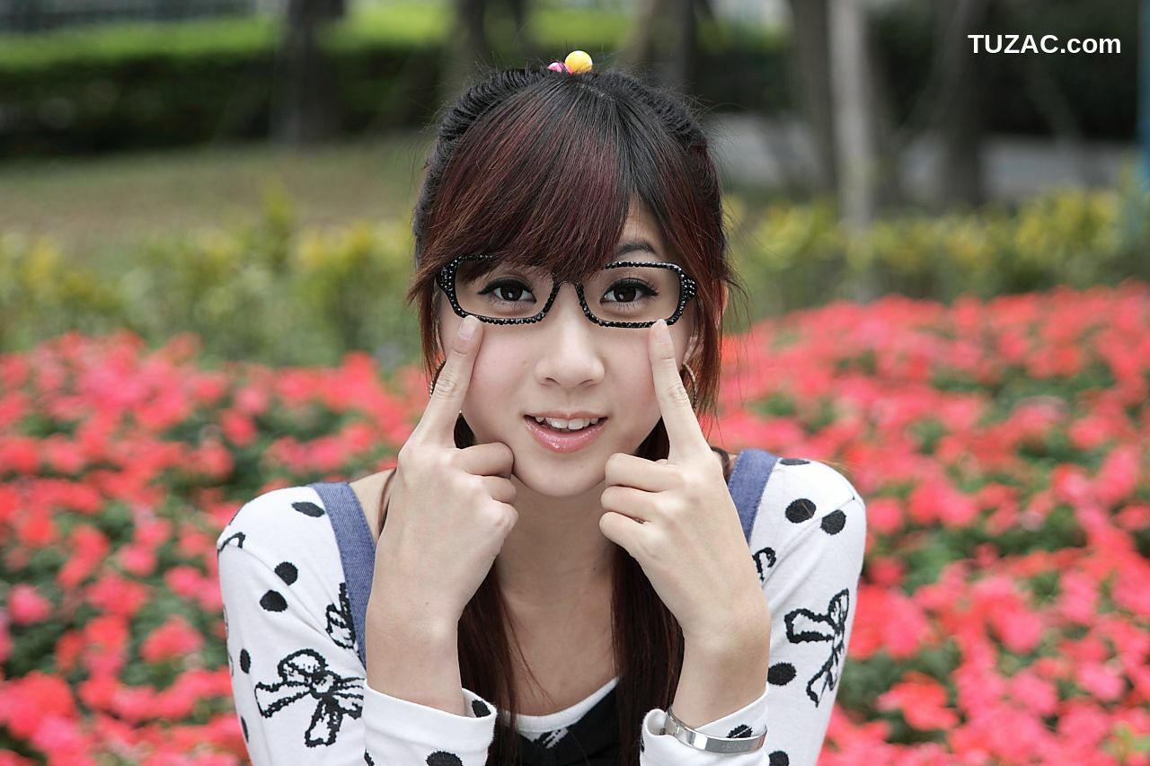 台湾正妹_台湾清纯美女Angel《黑丝街拍图片》写真合集