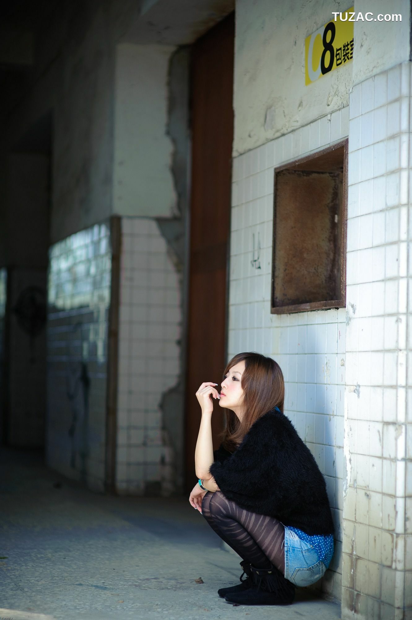 台湾正妹_台湾网络女神果子MM《華山藝文中心III +228公園》外拍写真集