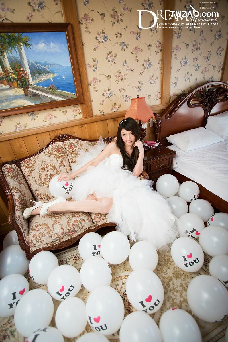 台湾正妹_台湾网络红人Winnie小雪《清境‧秋Dream Momen》婚纱篇 写真集