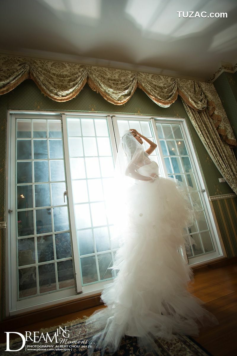 台湾正妹_台湾网络红人Winnie小雪《清境‧秋Dream Momen》婚纱篇 写真集