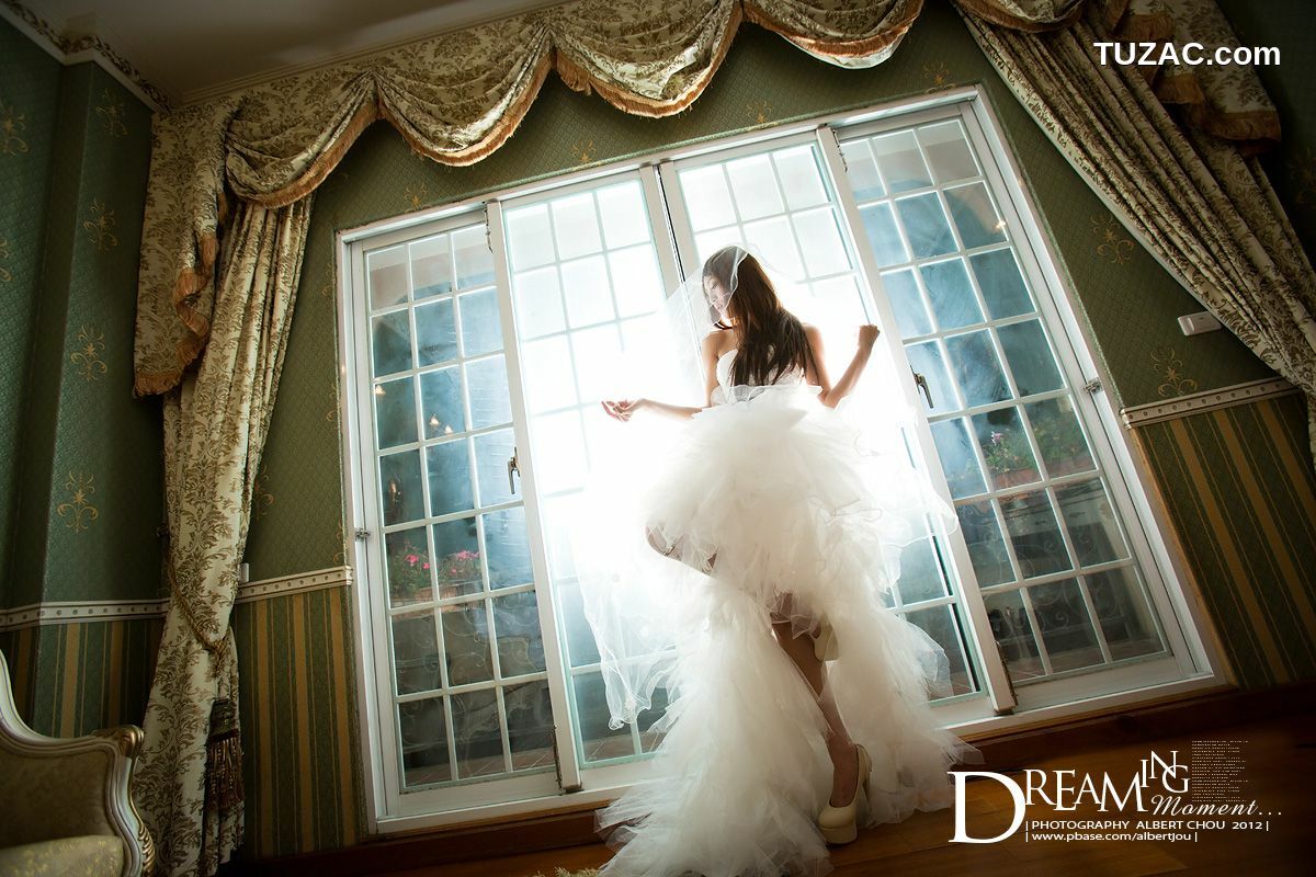 台湾正妹_台湾网络红人Winnie小雪《清境‧秋Dream Momen》婚纱篇 写真集