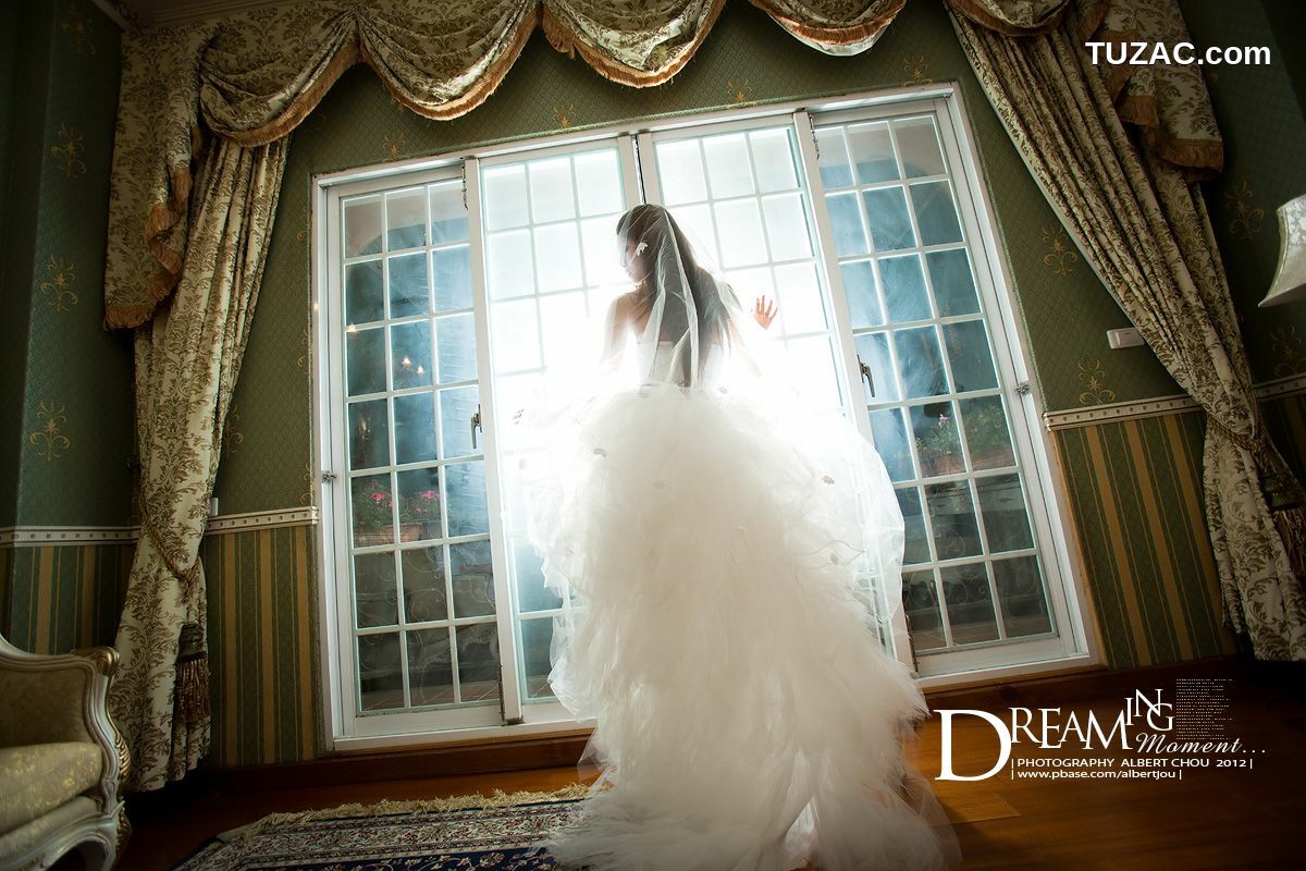 台湾正妹_台湾网络红人Winnie小雪《清境‧秋Dream Momen》婚纱篇 写真集