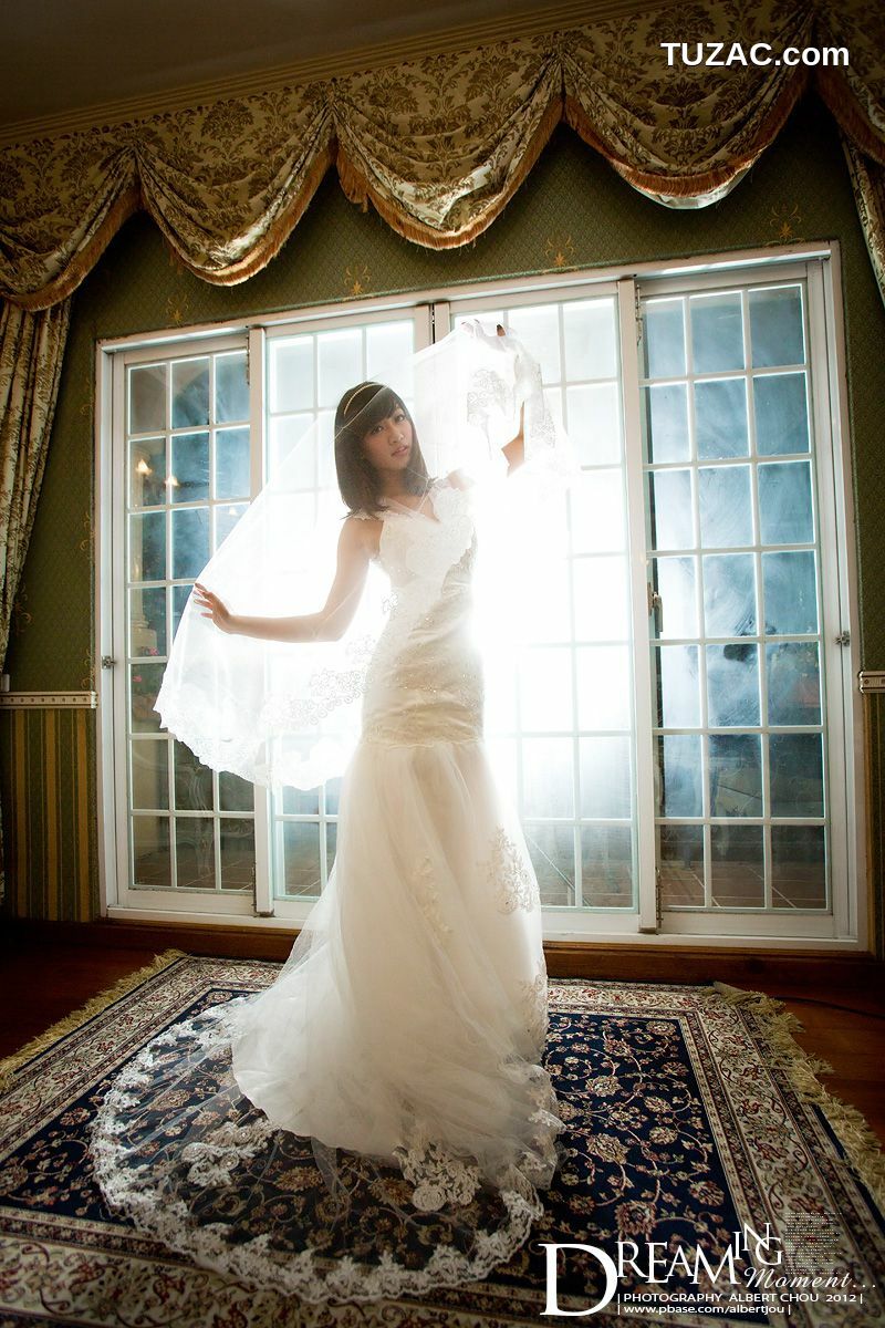 台湾正妹_台湾网络红人Winnie小雪《清境‧秋Dream Momen》婚纱篇 写真集