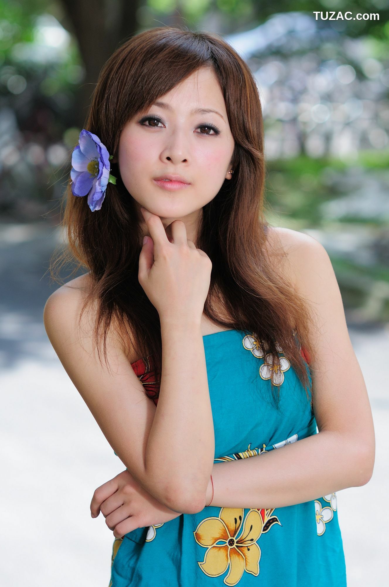 台湾正妹_台湾网络红人果子MM《台大外拍》第6部 写真集
