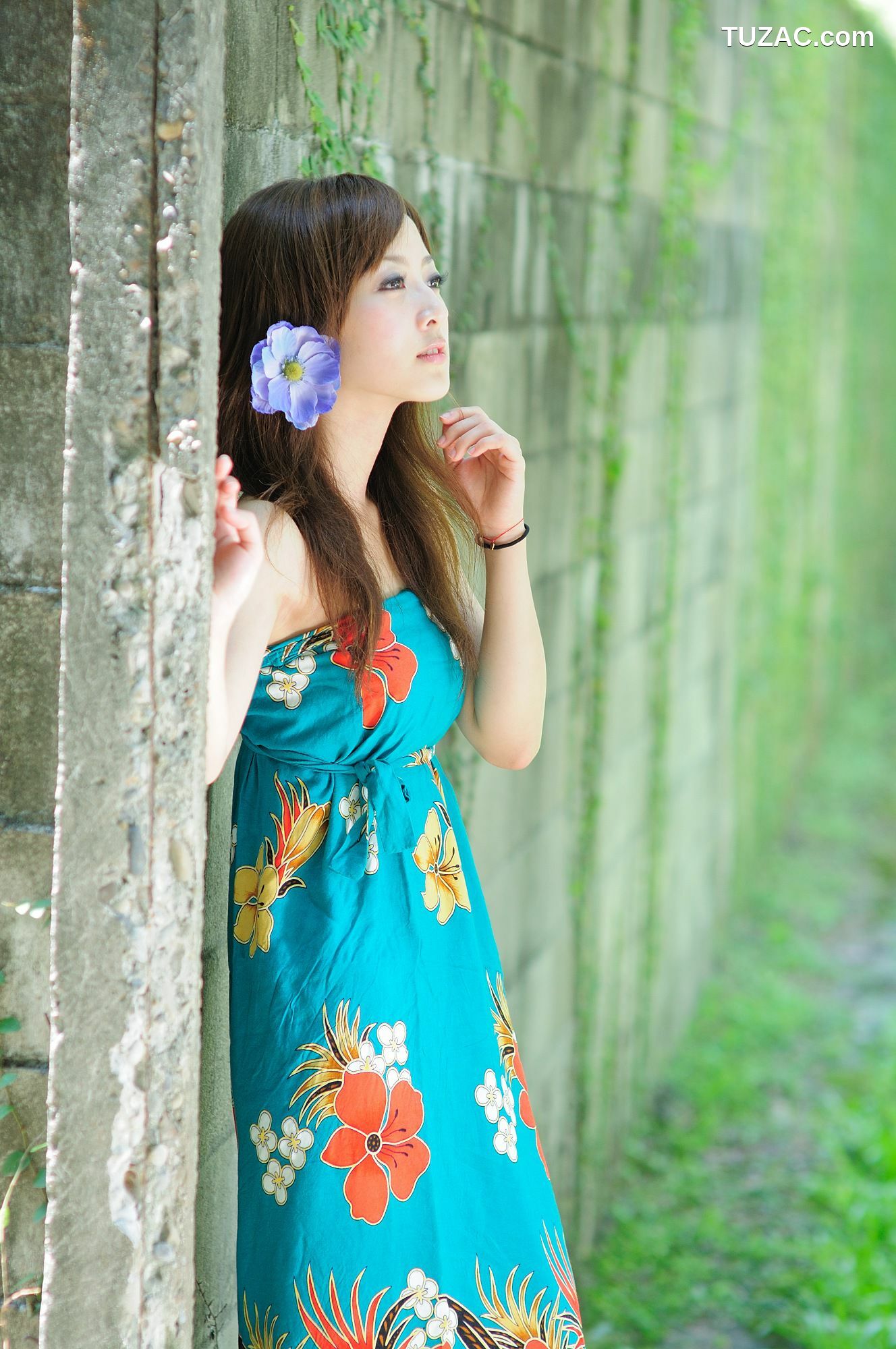 台湾正妹_台湾网络红人果子MM《台大外拍》第6部 写真集