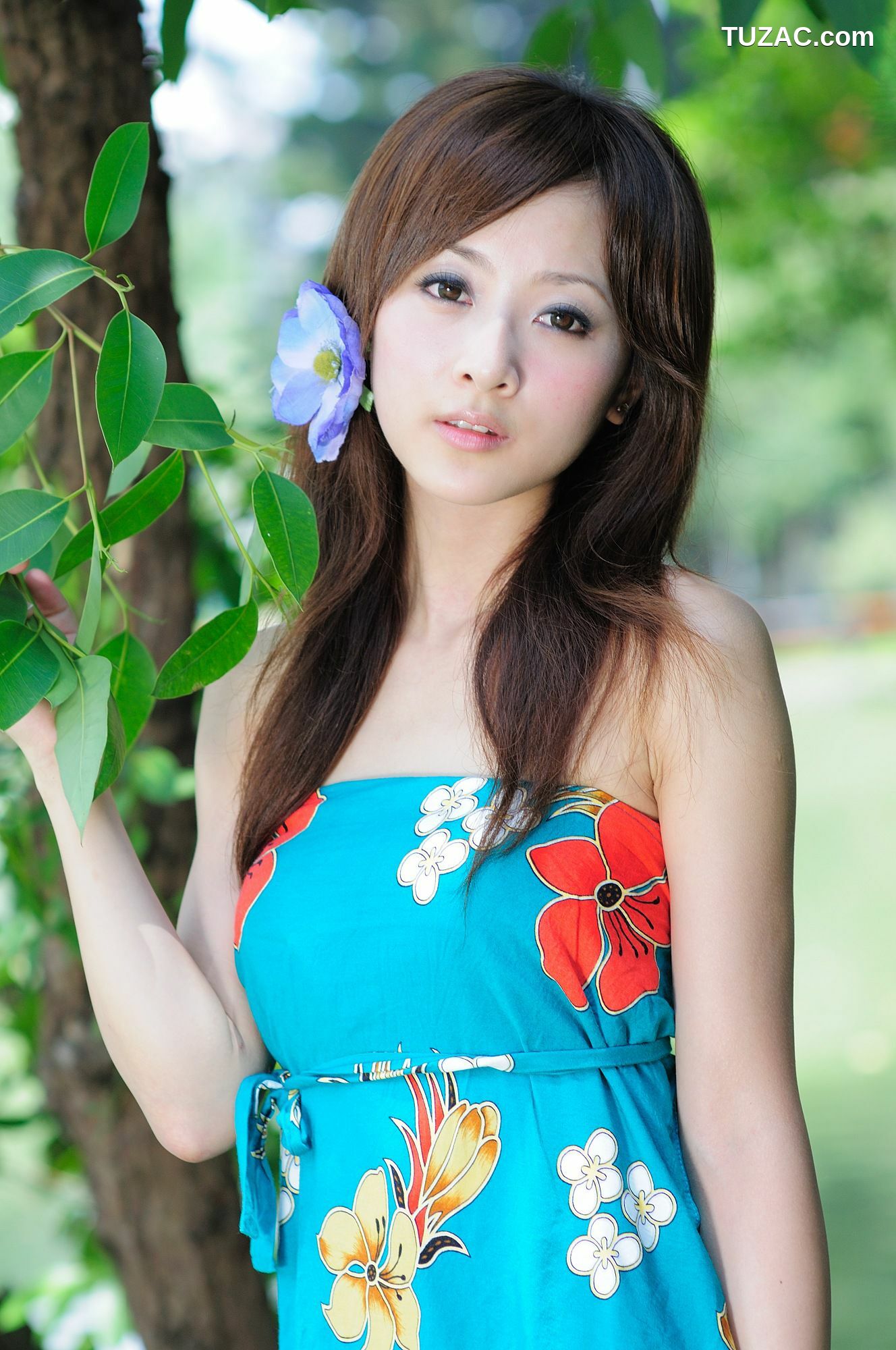 台湾正妹_台湾网络红人果子MM《台大外拍》第6部 写真集