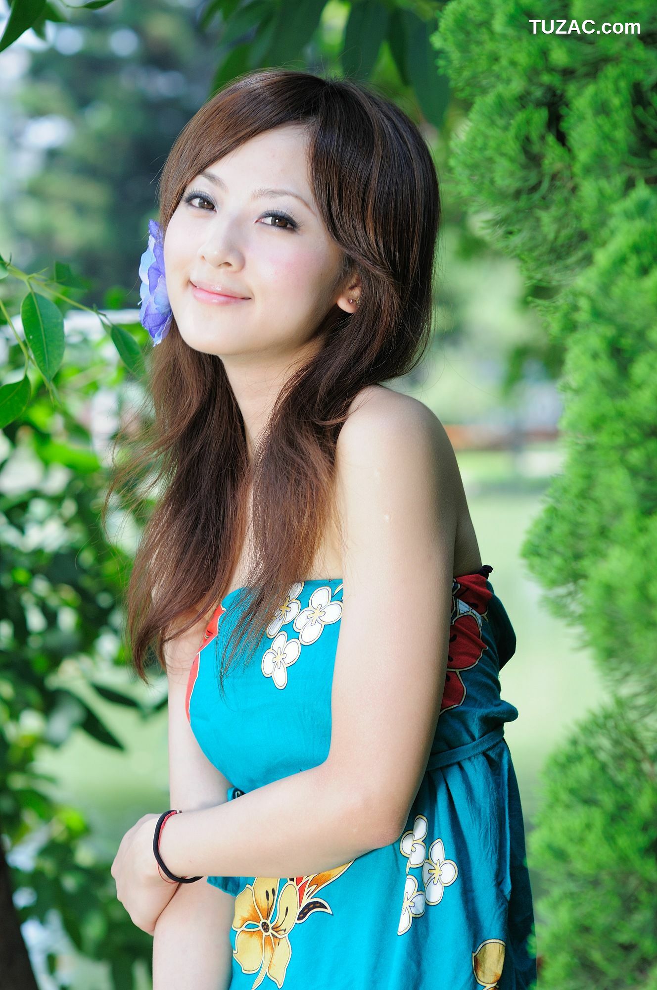 台湾正妹_台湾网络红人果子MM《台大外拍》第6部 写真集