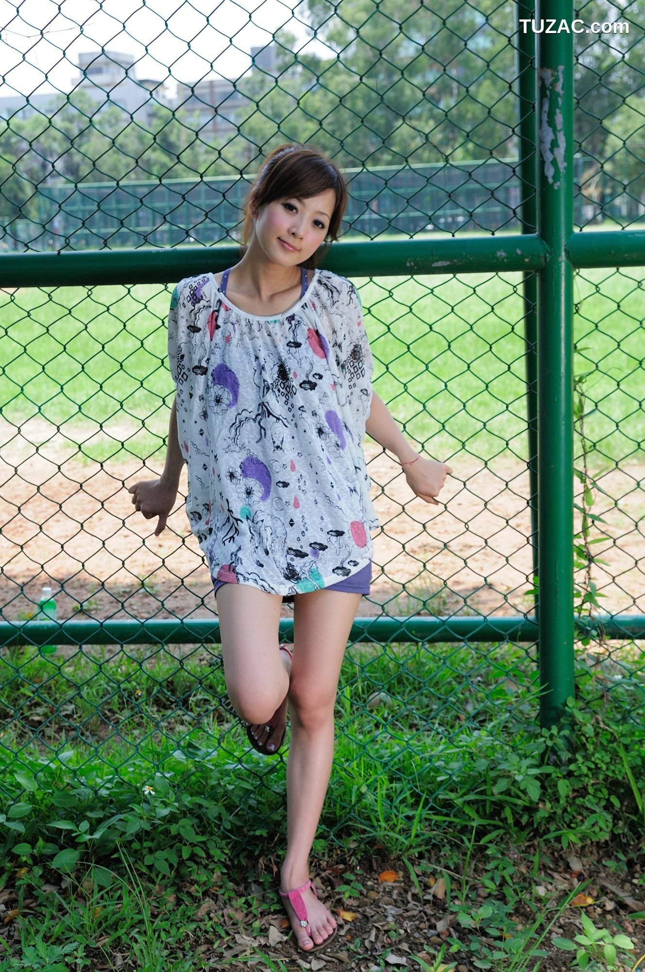 台湾正妹_台湾网络红人果子MM《台大外拍》第6部 写真集