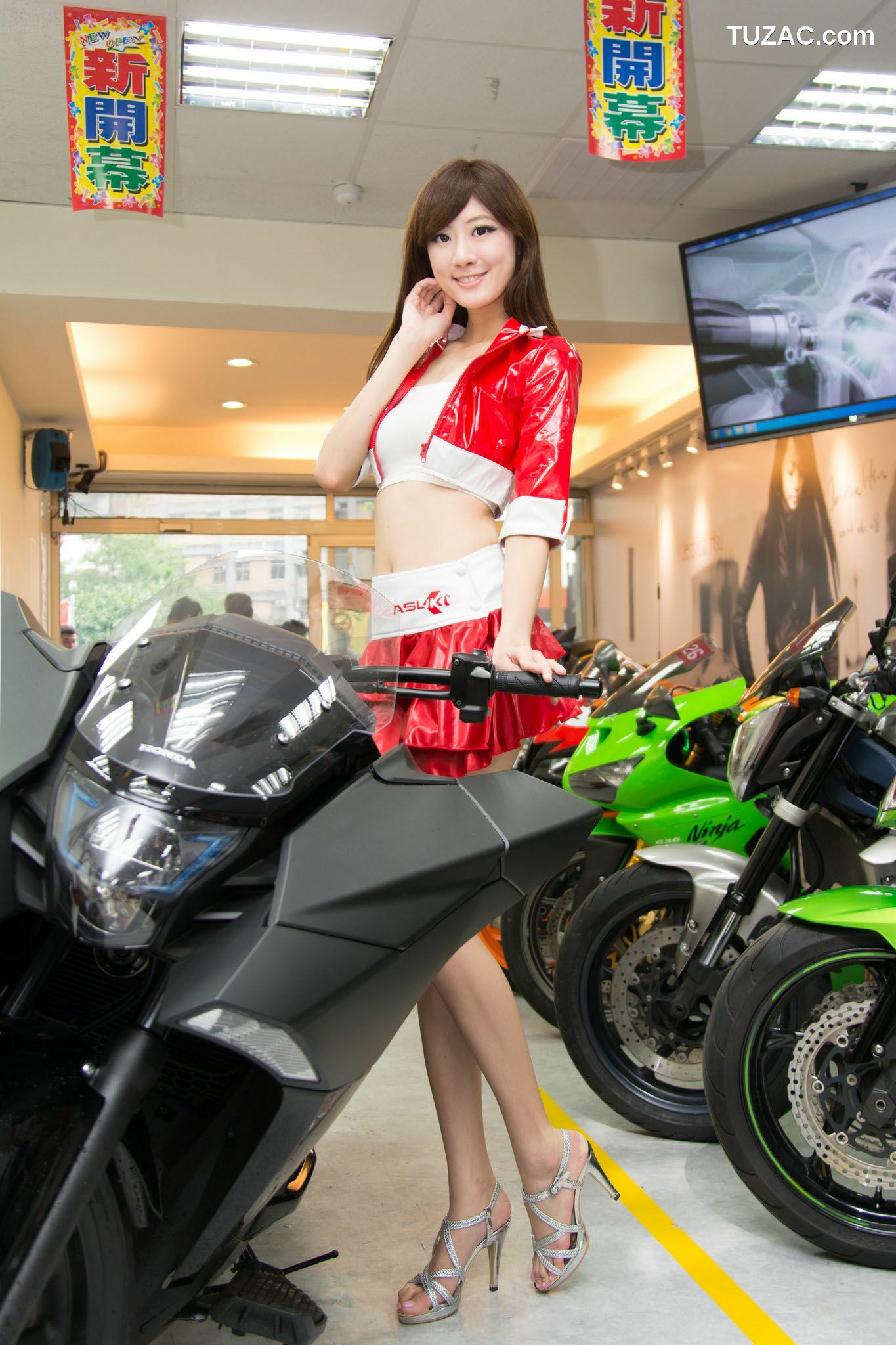 台湾正妹_台湾美女Queena林茉晶《制服诱惑》写真图片合集