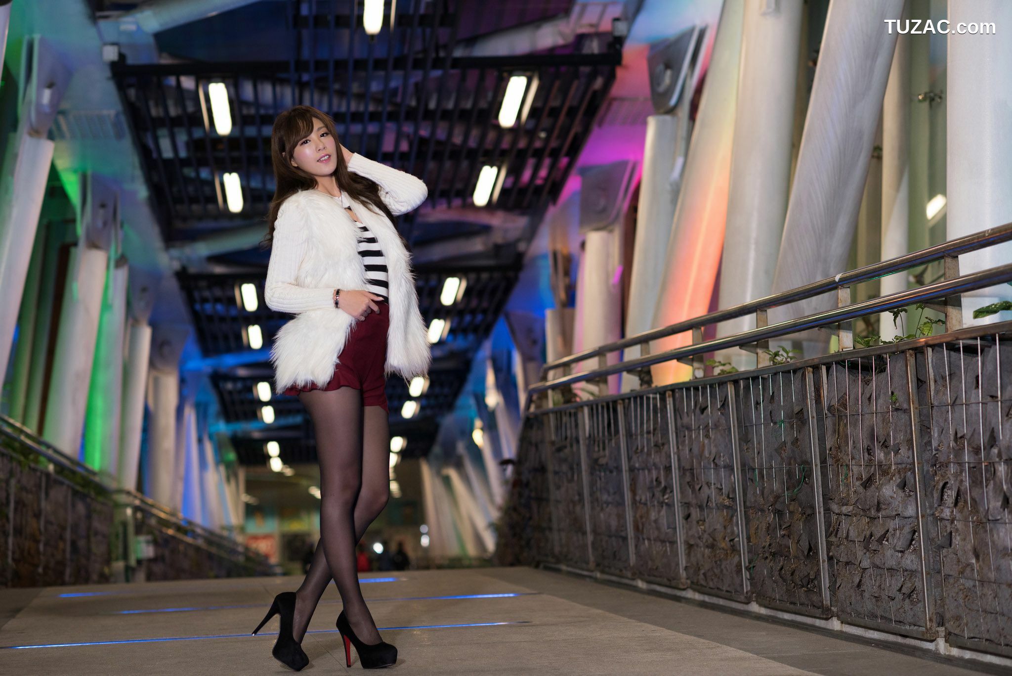 台湾正妹_台湾美女夏晴MISO《圣诞外拍》写真集