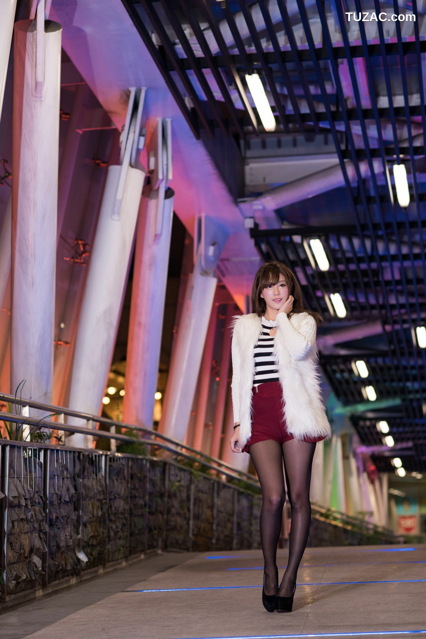 台湾正妹_台湾美女夏晴MISO《圣诞外拍》写真集