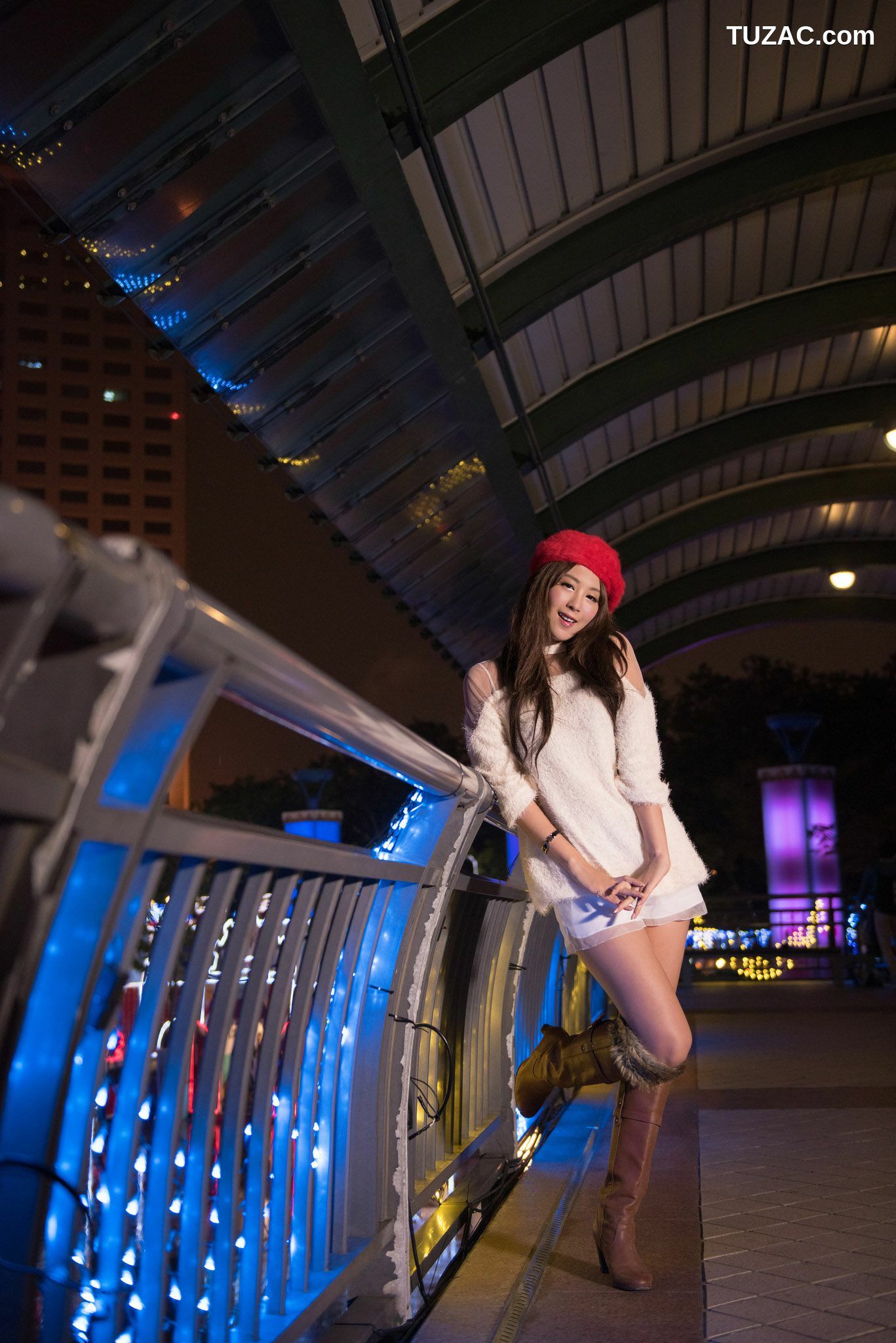 台湾正妹_台湾美女夏晴MISO《圣诞外拍》写真集