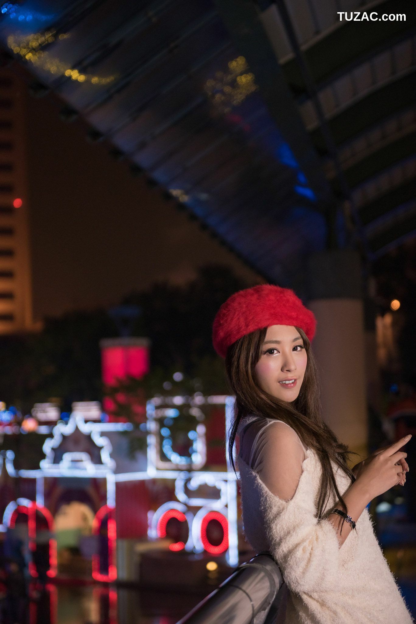 台湾正妹_台湾美女夏晴MISO《圣诞外拍》写真集