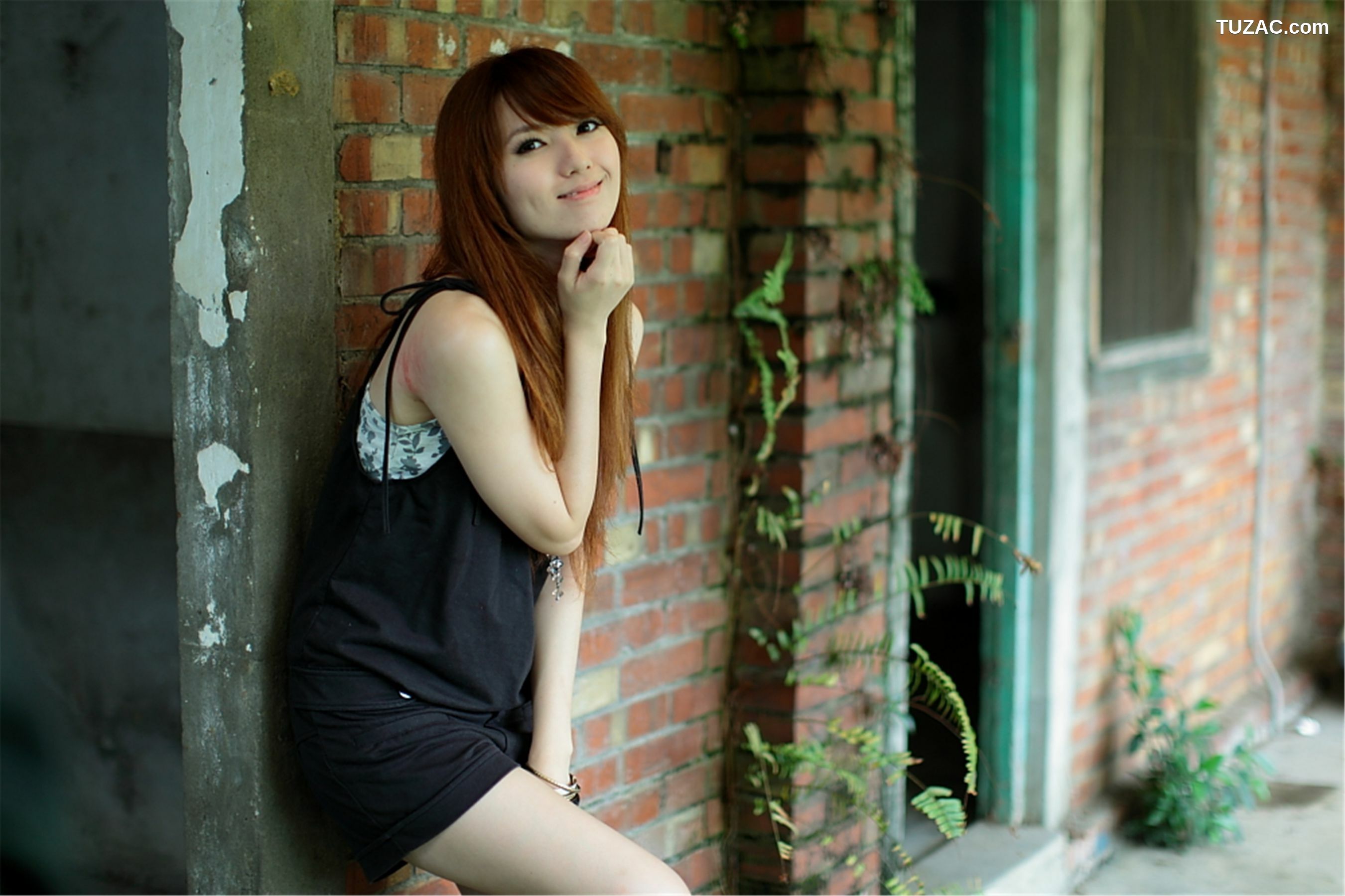 台湾正妹_台湾美女小静《农场初夏田园风光》第1部 写真集