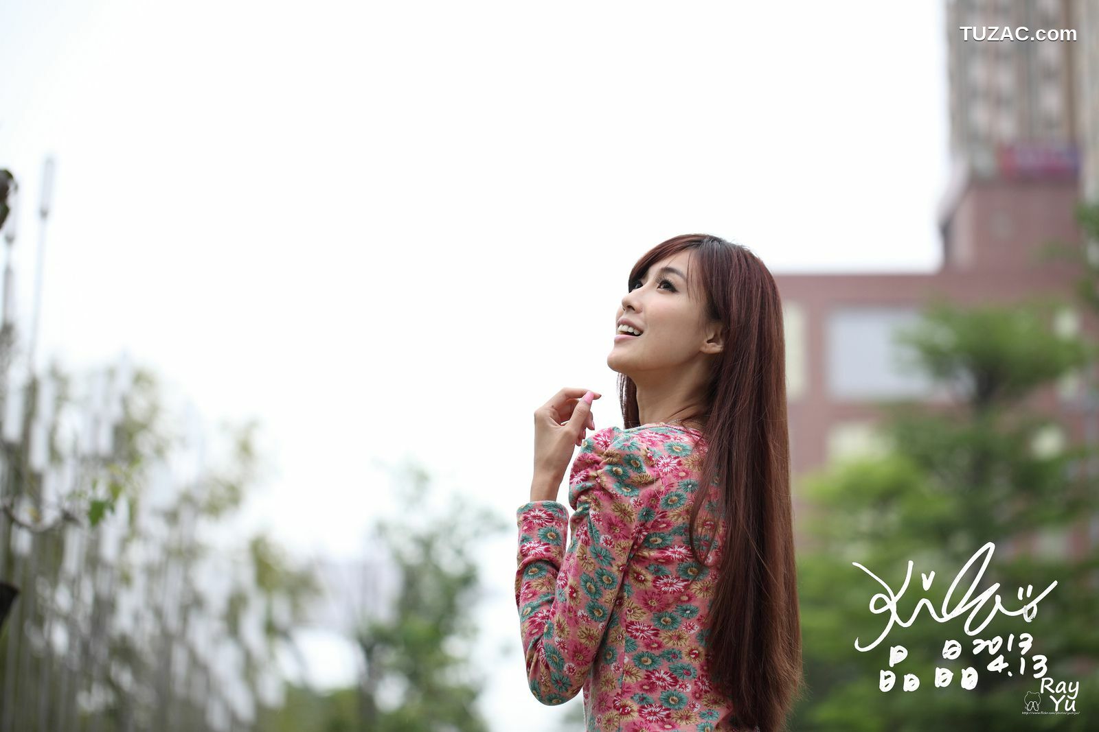 台湾正妹_台湾美女廖挺伶/Kila晶晶《花色超短裙街拍》写真集