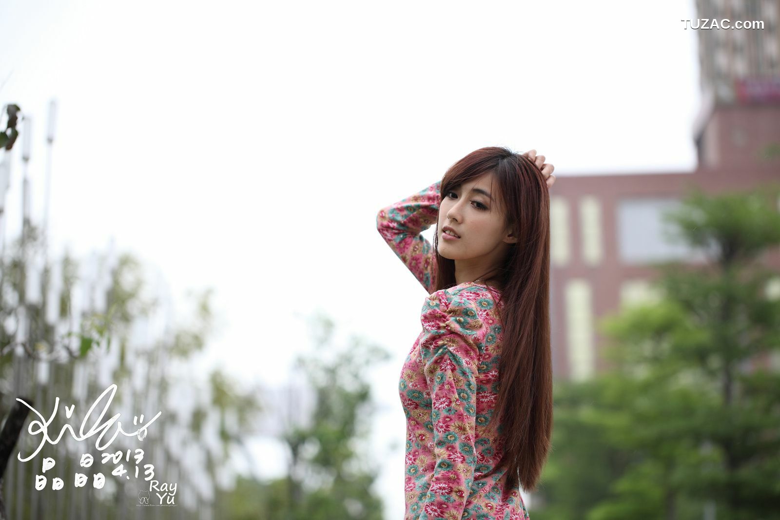 台湾正妹_台湾美女廖挺伶/Kila晶晶《花色超短裙街拍》写真集