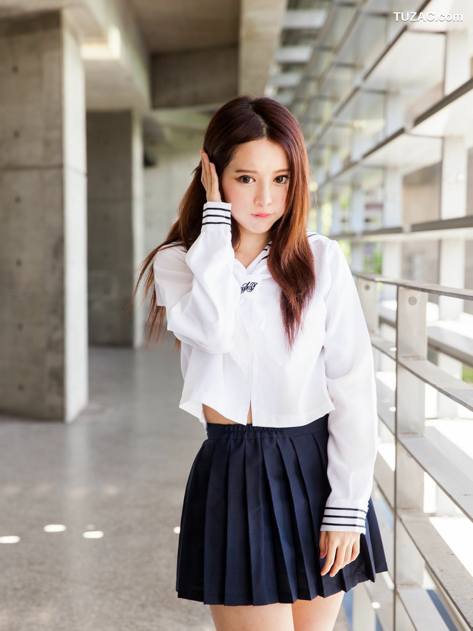 台湾正妹_台湾美女张齐郡JULIE《长筒袜校服少女》写真集
