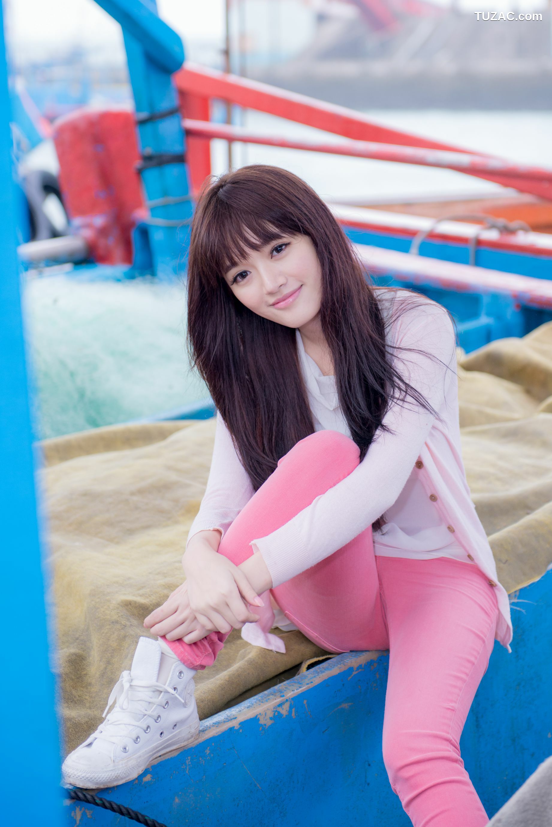 台湾正妹_台湾美女林岗怡Didy《粉色少女》写真集