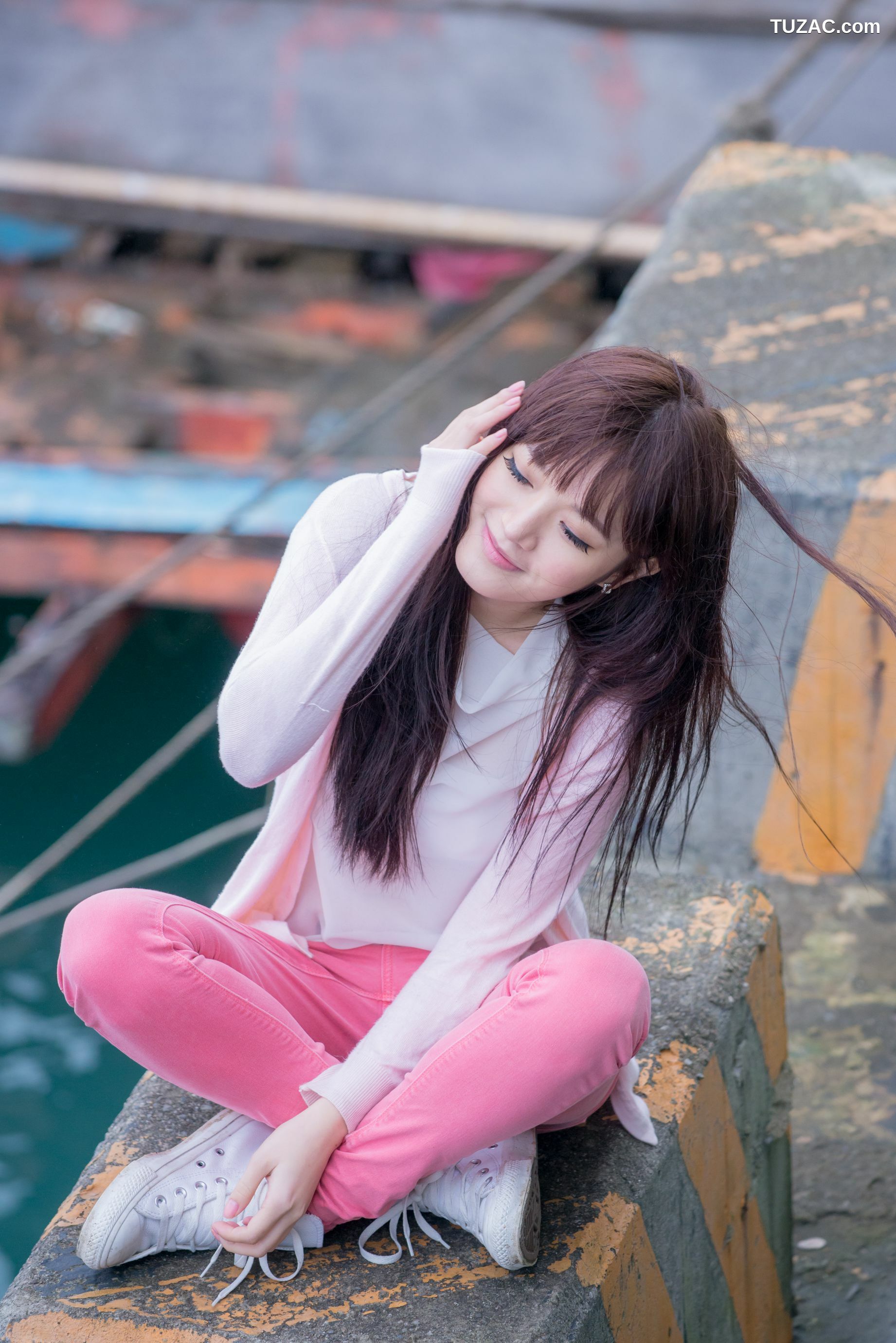 台湾正妹_台湾美女林岗怡Didy《粉色少女》写真集