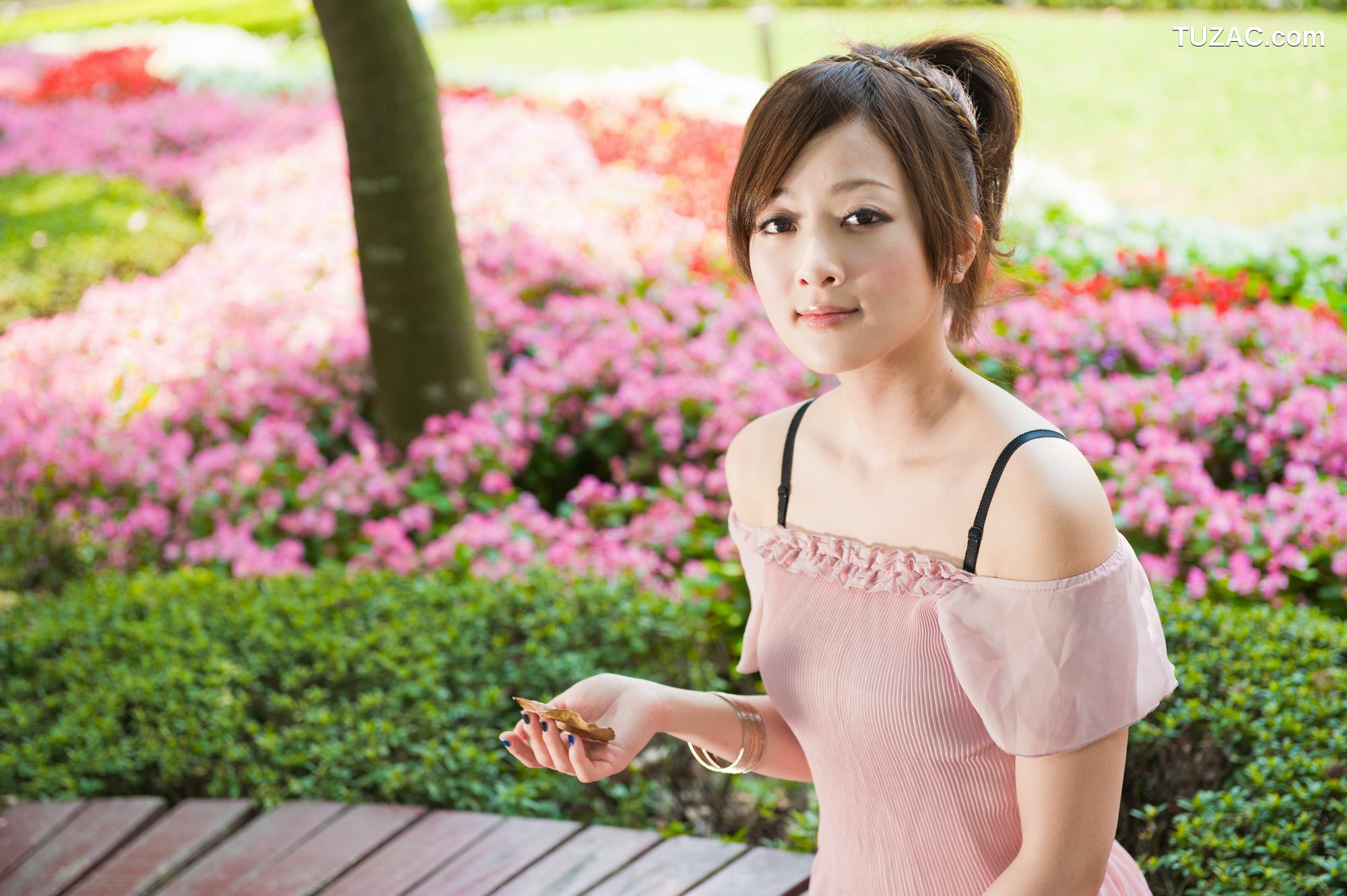 台湾正妹_台湾美女果子MM《时装外拍》写真集