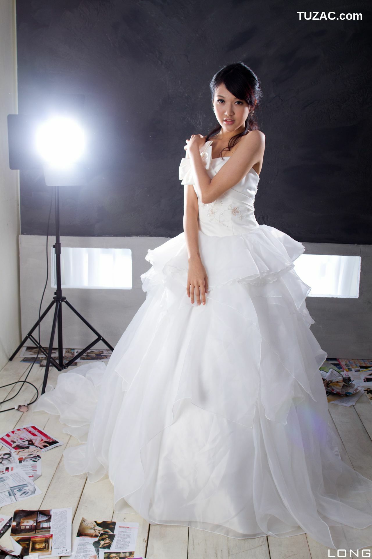 台湾正妹_台湾美女模特陈玮廷Jill《婚紗之白》写真集