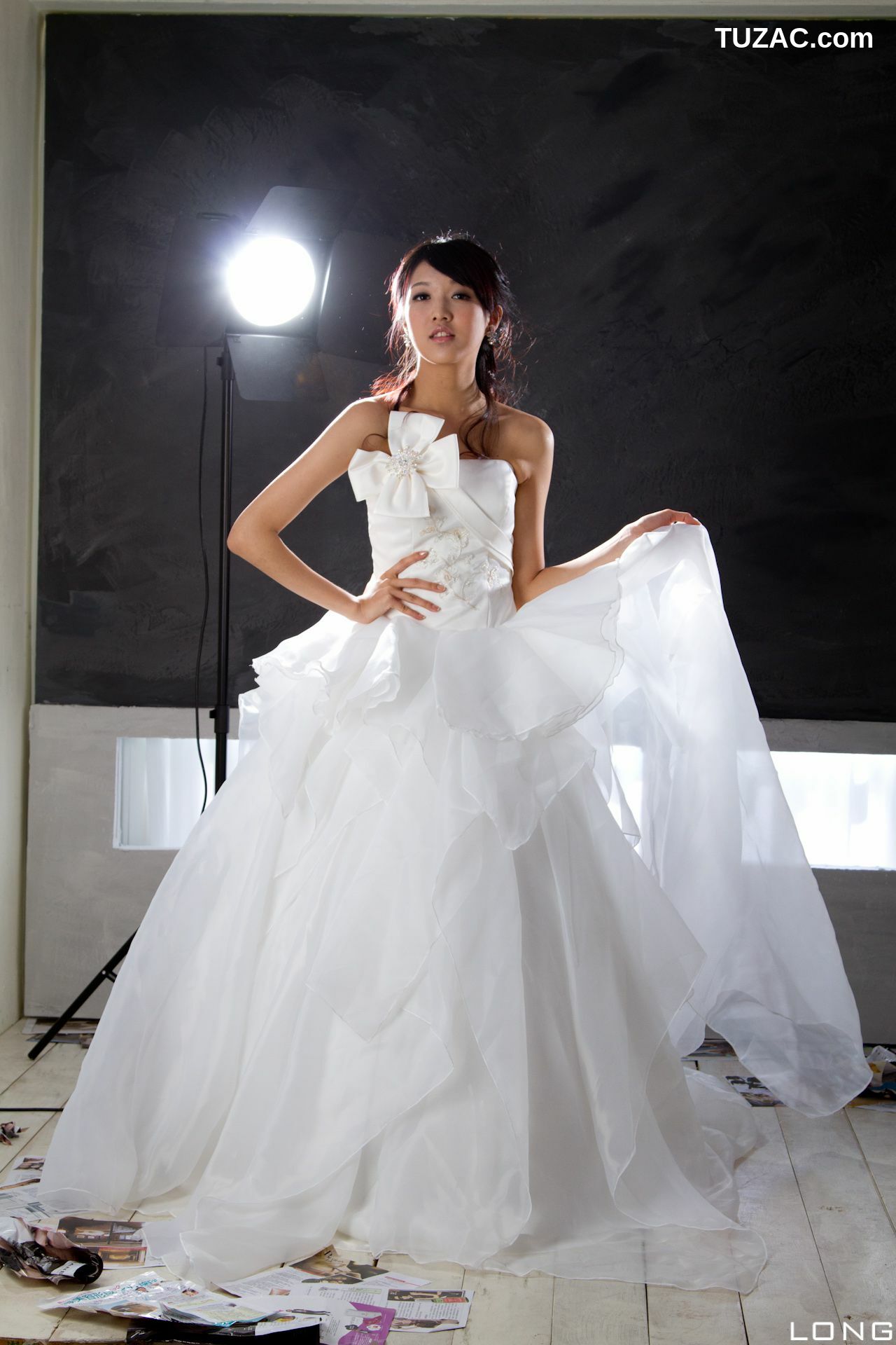 台湾正妹_台湾美女模特陈玮廷Jill《婚紗之白》写真集