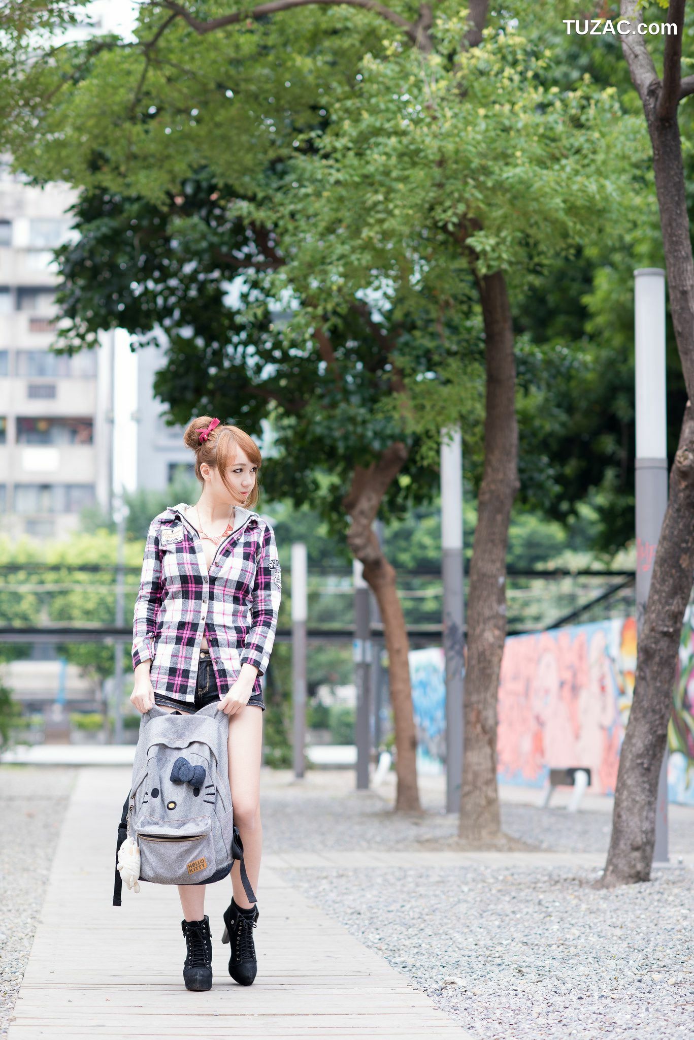 台湾正妹_台湾美女黄镫娴Neko《信义外拍》写真集