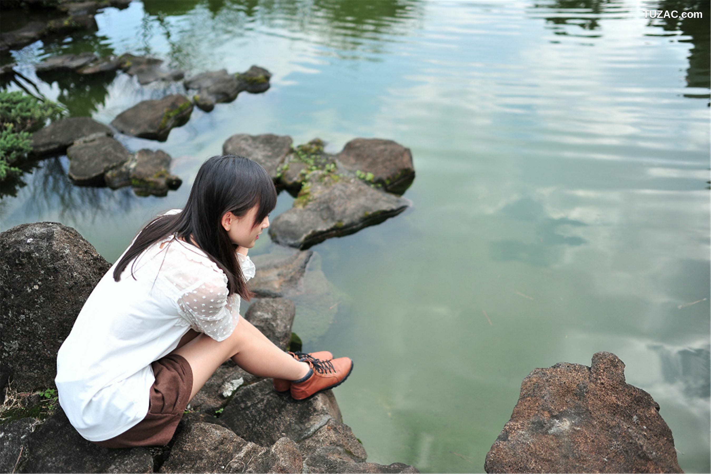 台湾正妹_台湾美少女小敬(虞成敬)《逸仙公园外拍》写真集