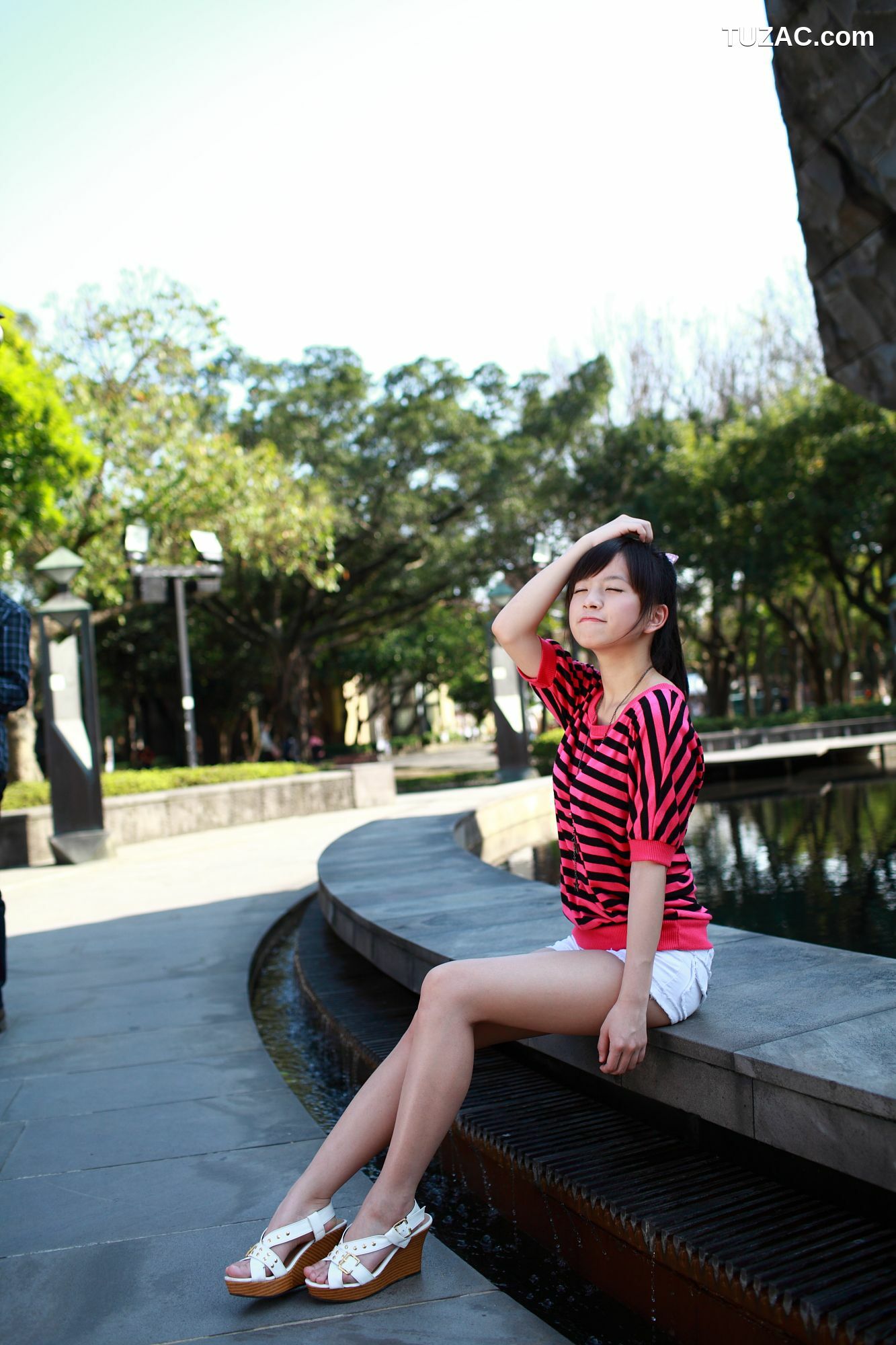 台湾正妹_台湾美少女小敬/虞成敬《4套小清新外拍图片》写真合集