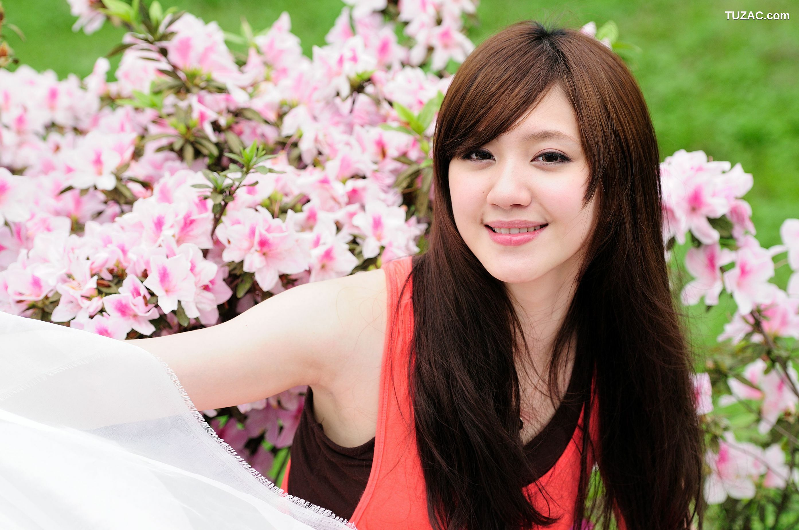 台湾正妹_台湾美少女小雅《黑丝正妹街拍》写真集