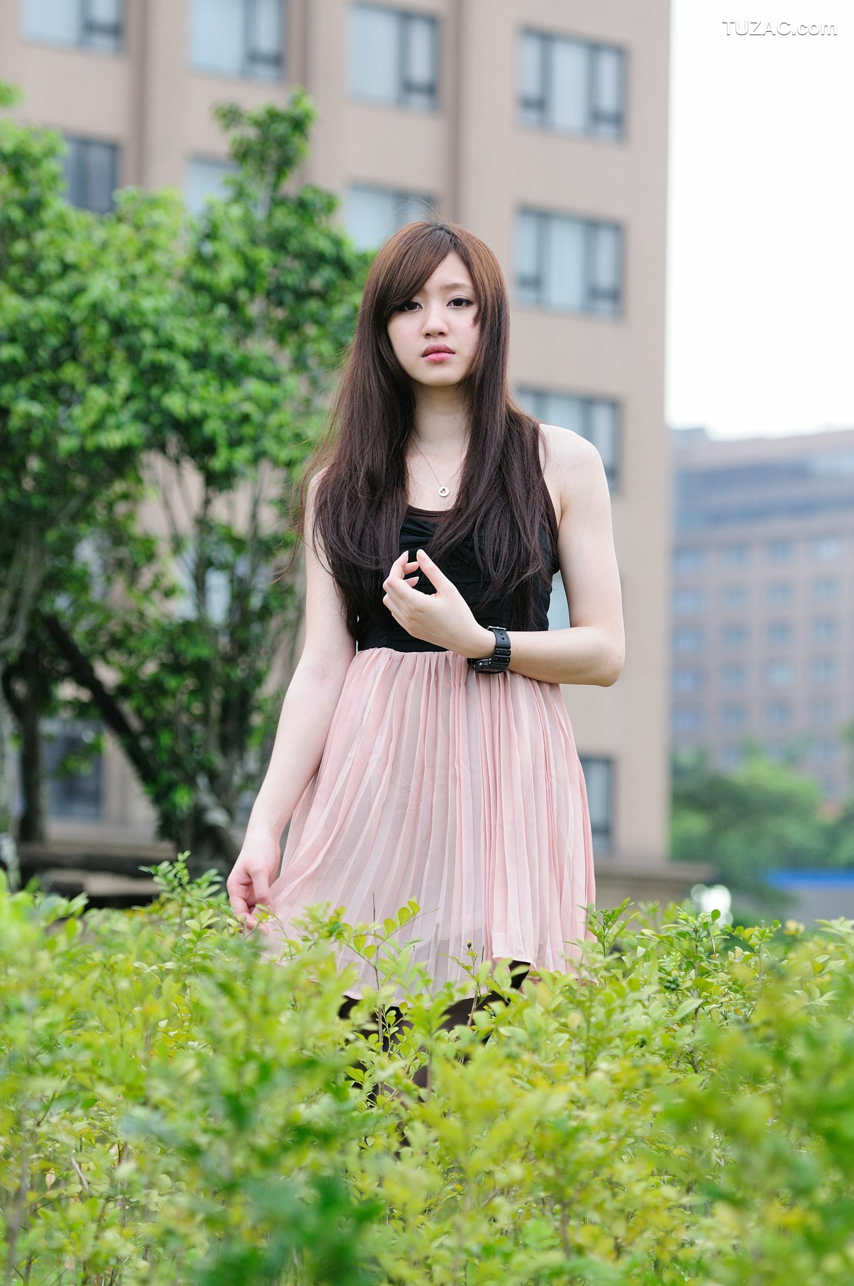 台湾正妹_台湾美少女小雅《黑丝正妹街拍》写真集
