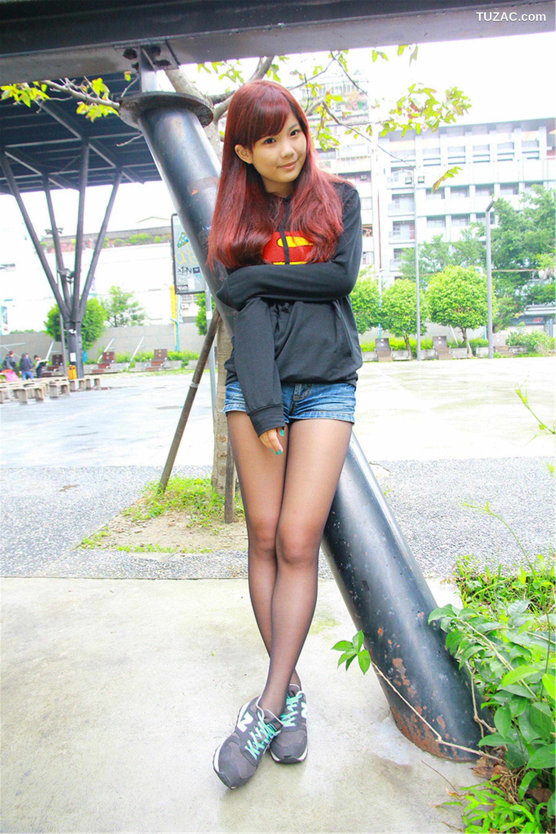 台湾正妹_台湾美少女小静《電影公園外拍》 写真集