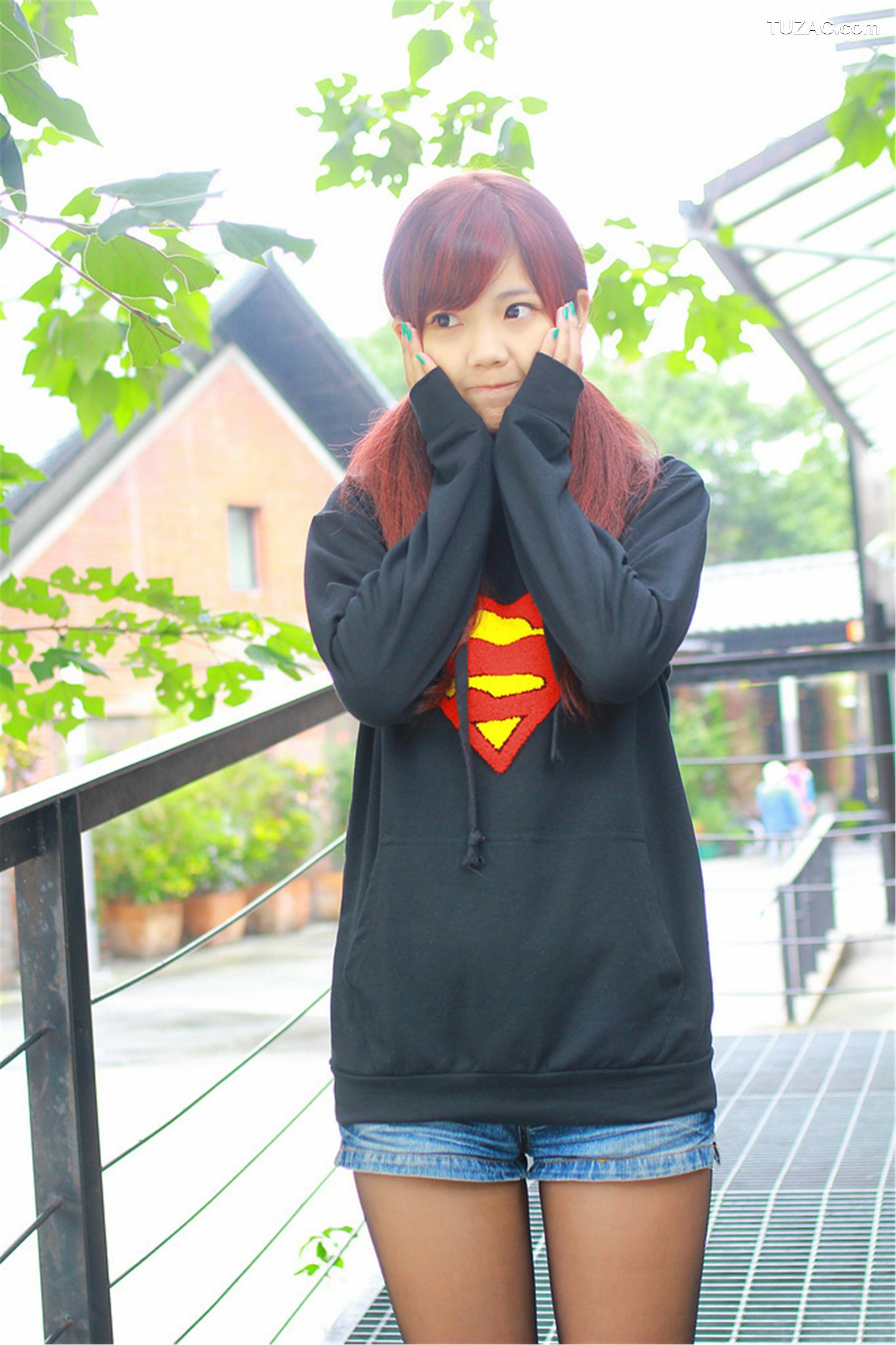 台湾正妹_台湾美少女小静《電影公園外拍》 写真集