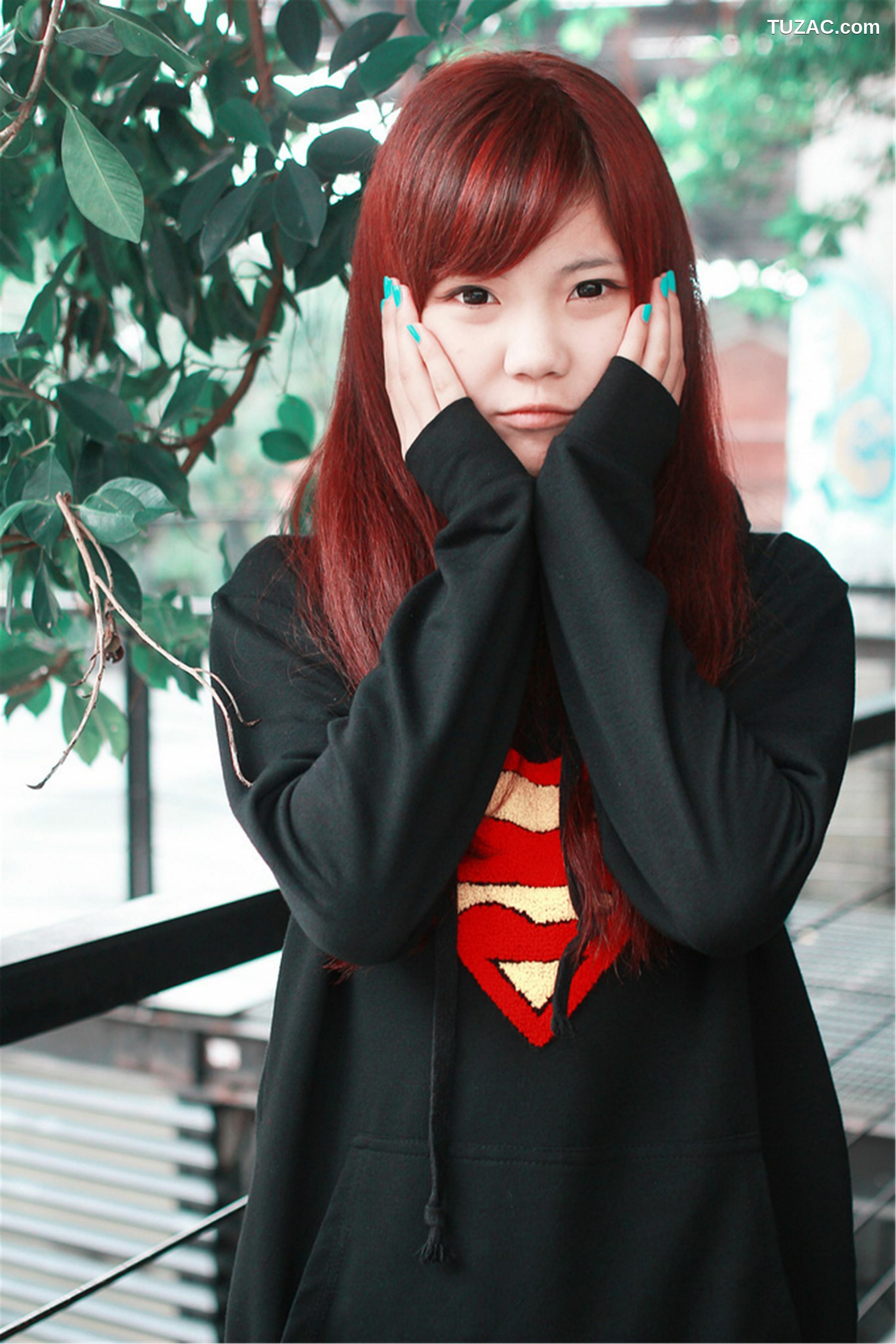 台湾正妹_台湾美少女小静《電影公園外拍》 写真集