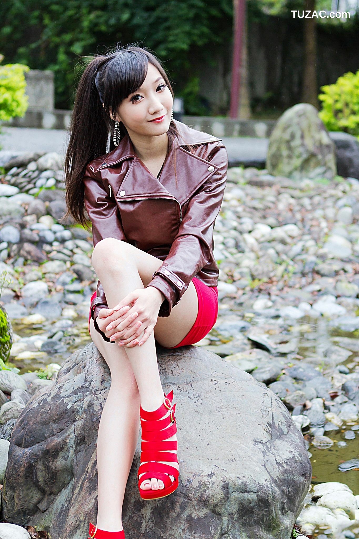 台湾正妹_台湾腿模Tina陈思婷《美國街》街拍写真集