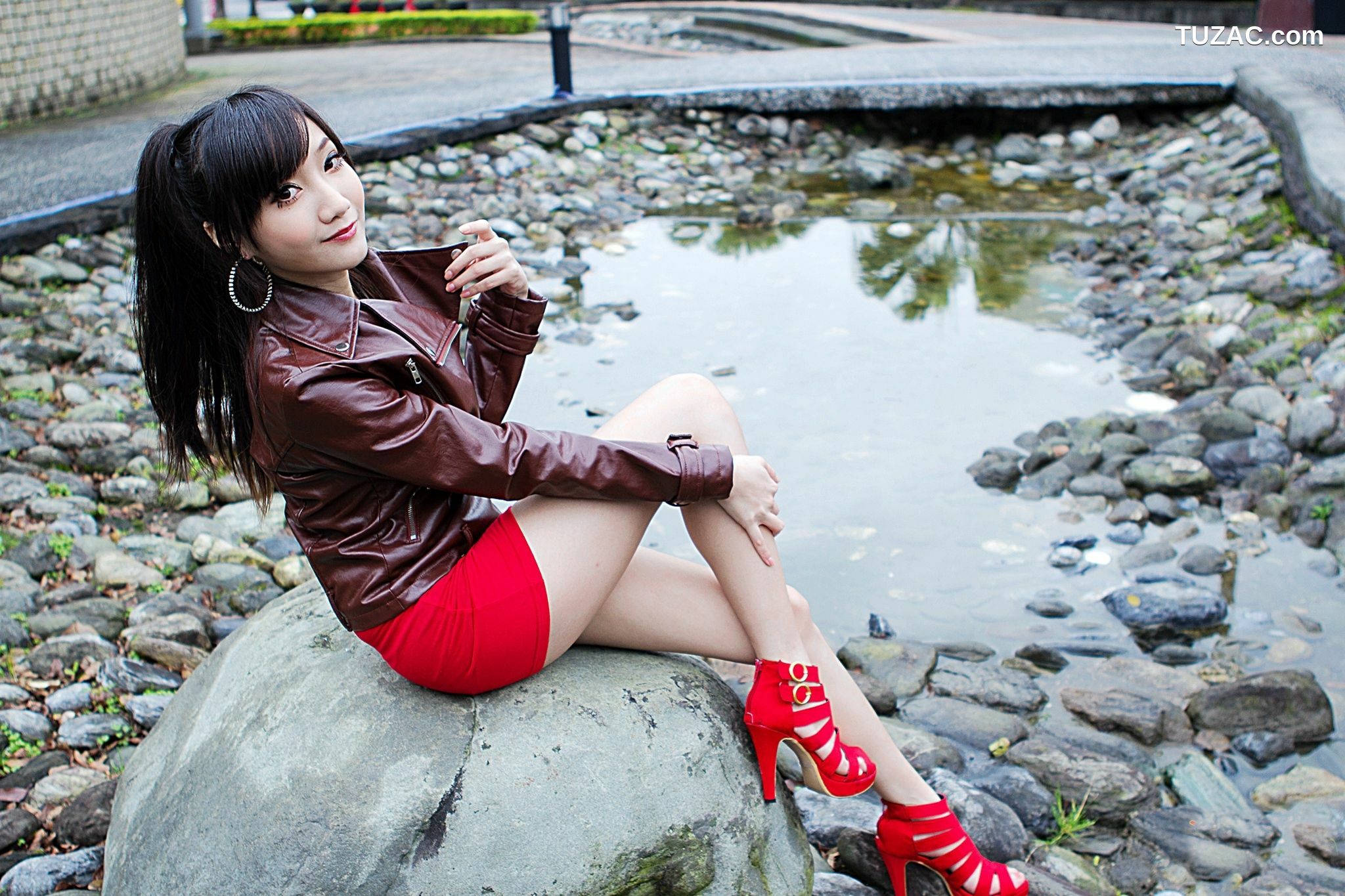 台湾正妹_台湾腿模Tina陈思婷《美國街》街拍写真集