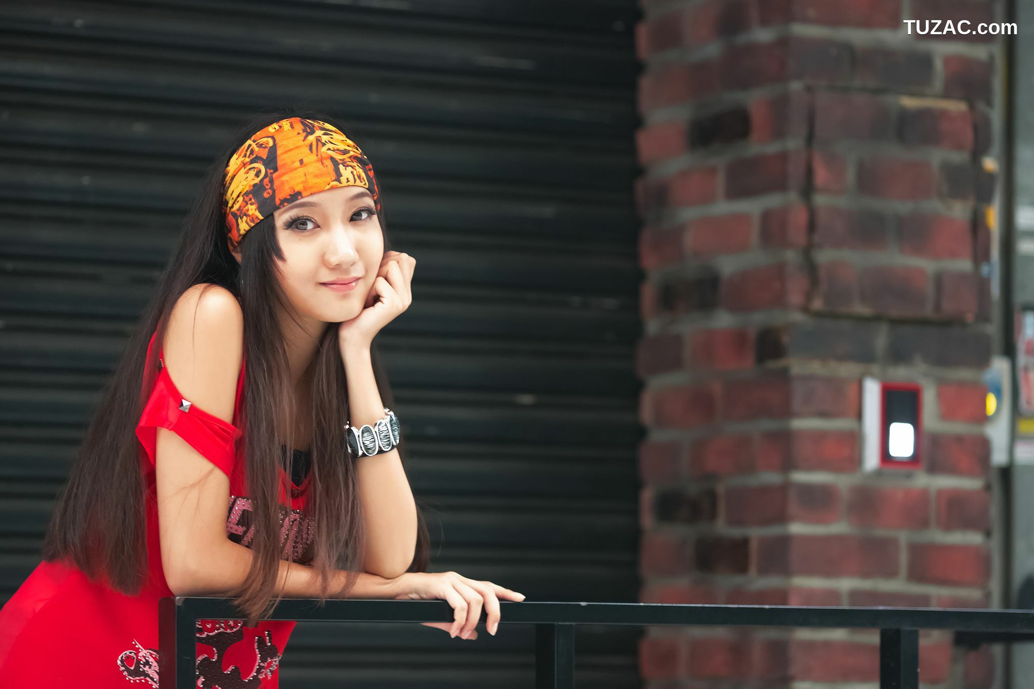 台湾正妹_台湾腿模Tina陈思婷《美國街》街拍写真集