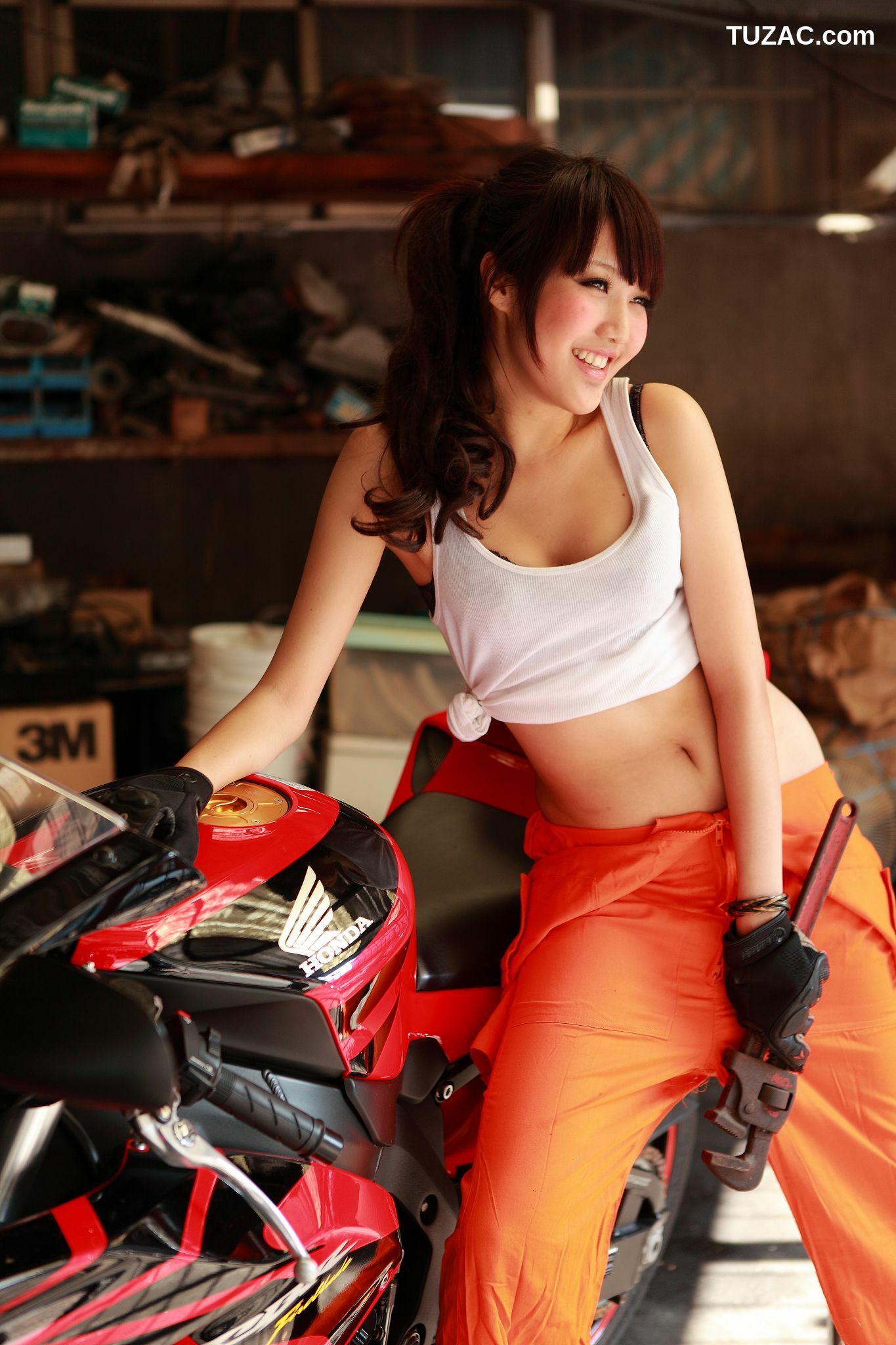 台湾正妹_台湾黑丝教主Jill/陈玮廷《街拍图片大合集》写真合集