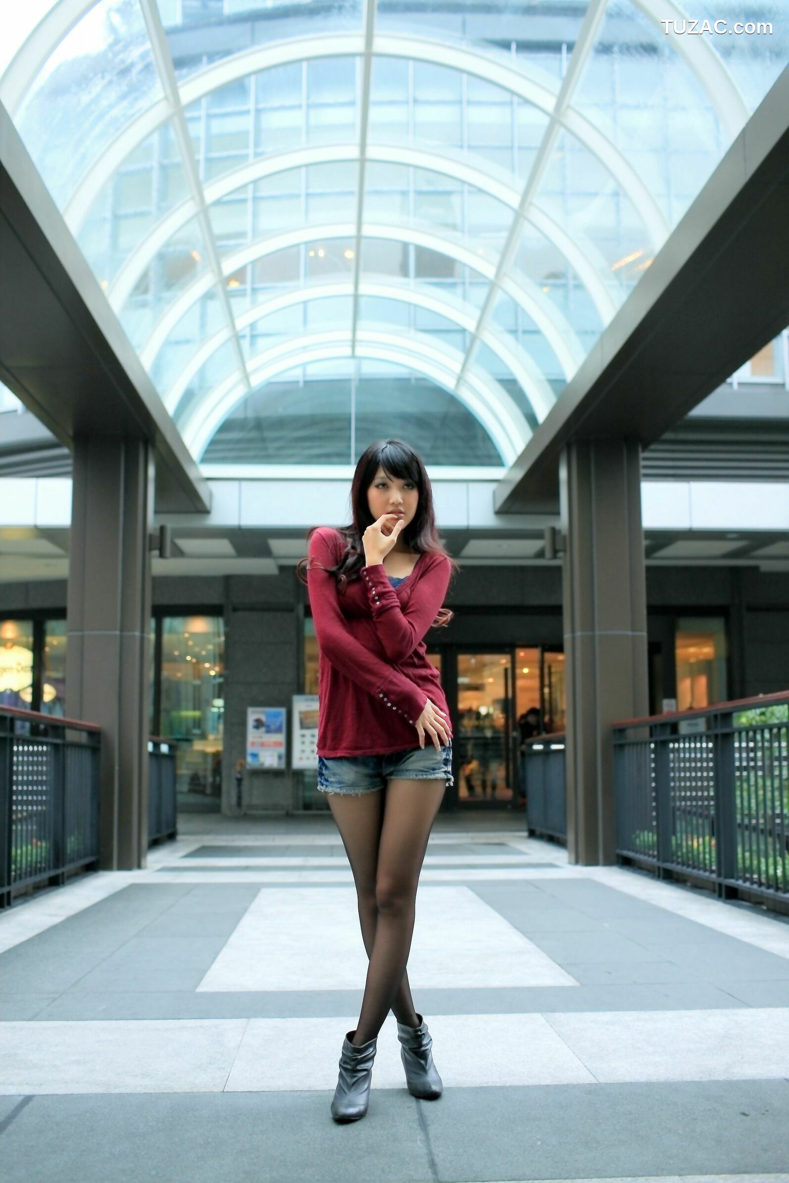 台湾正妹_台湾黑丝教主Jill/陈玮廷《街拍图片大合集》写真合集