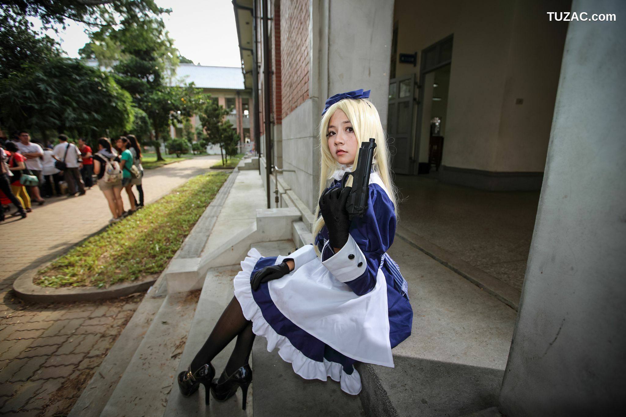 台湾正妹_外拍台湾超萌COS女仆黑丝妹子写真集