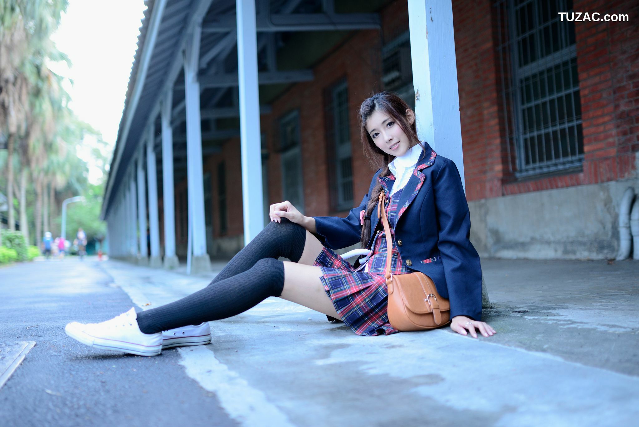 台湾正妹_廖挺伶/Kila晶晶《极品学妹 放学路上》写真集