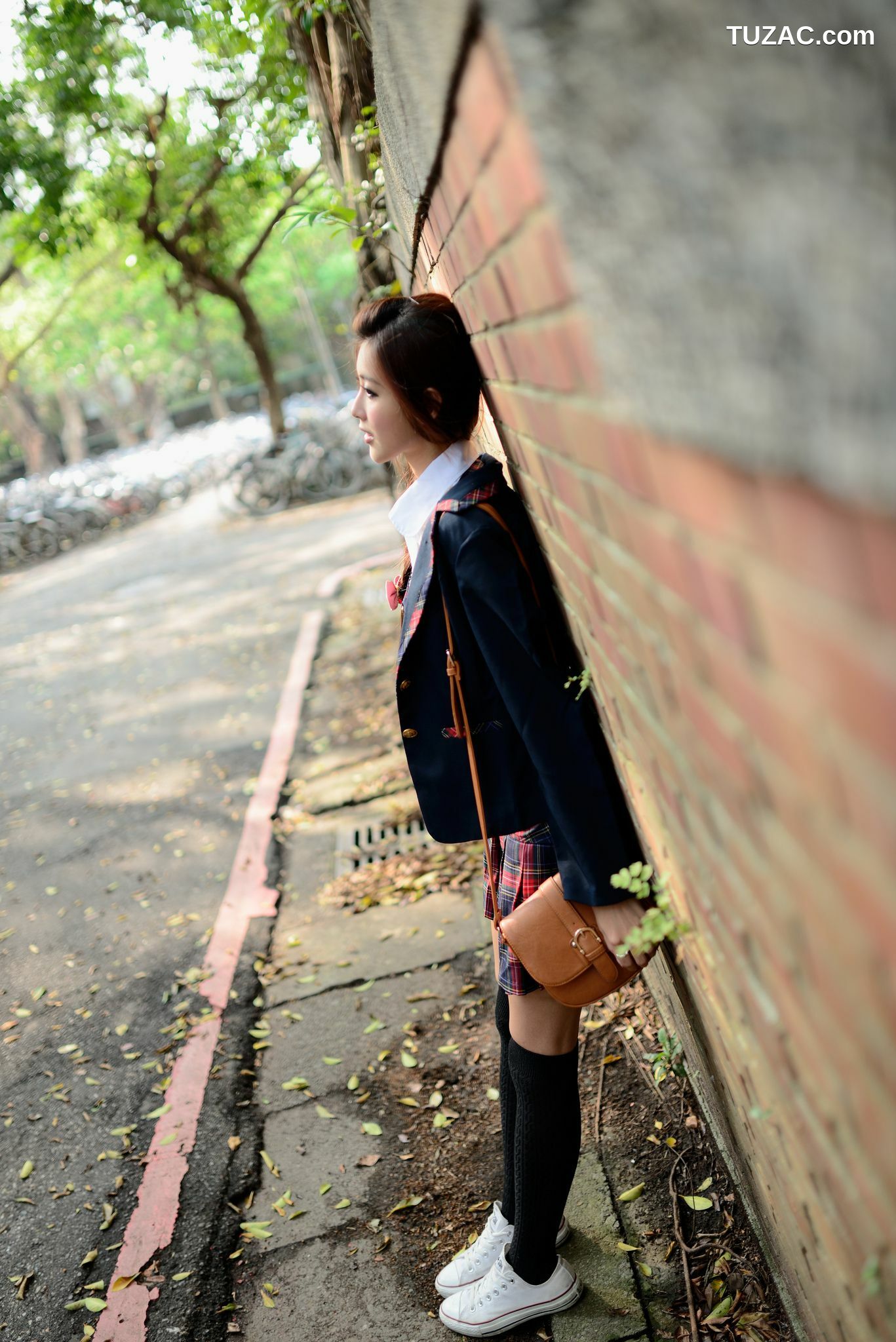 台湾正妹_廖挺伶/Kila晶晶《极品学妹 放学路上》写真集