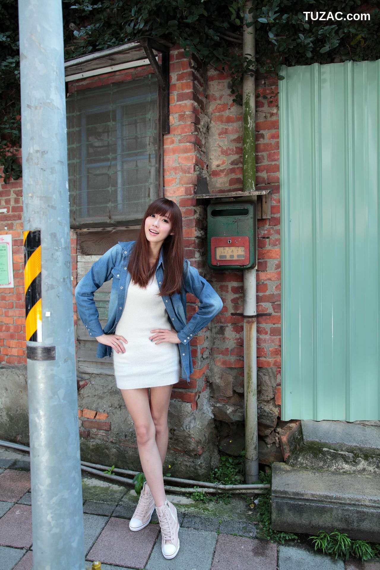 台湾正妹_廖挺伶/Kila晶晶《牛仔美腿系列图片》写真合集